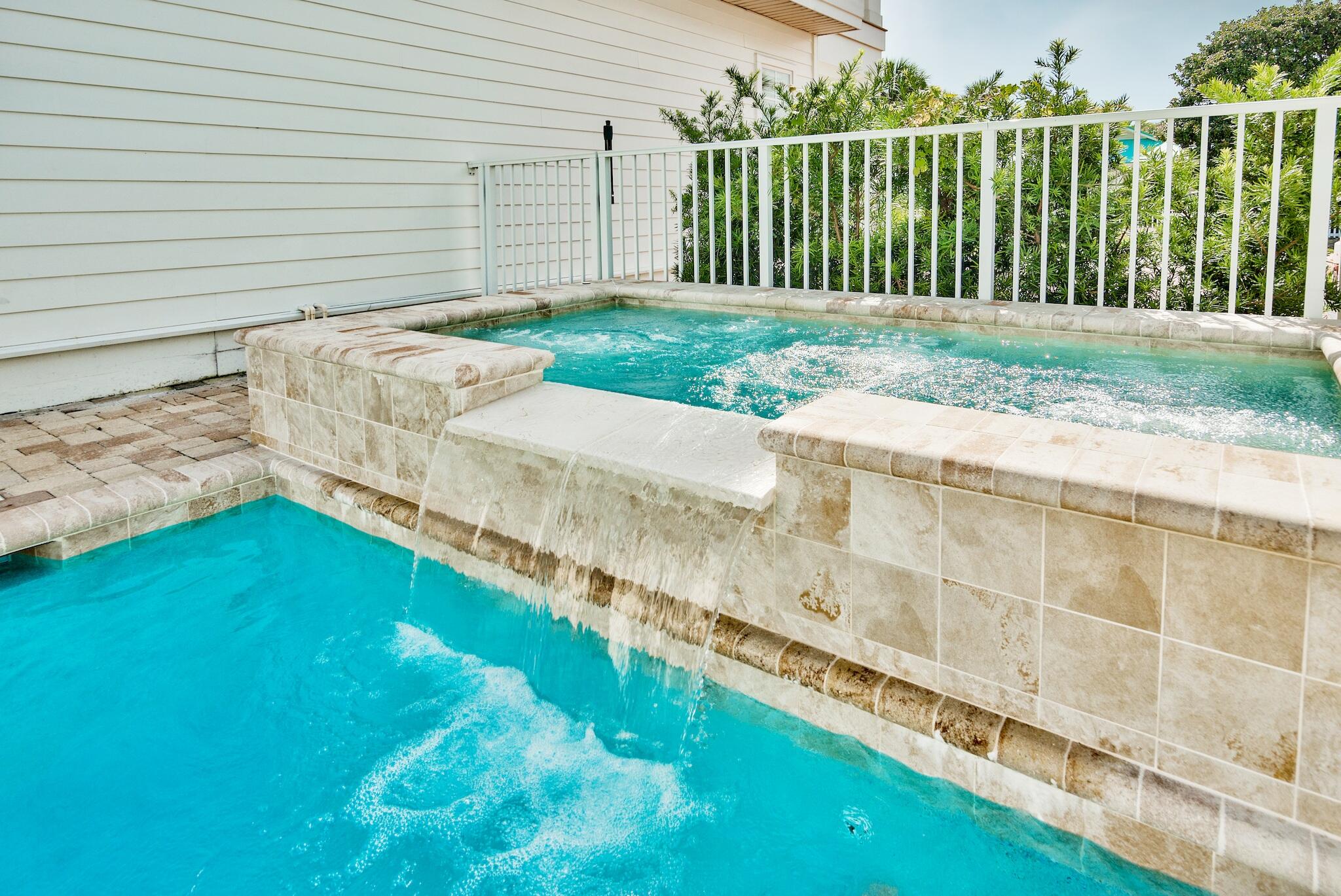 CRYSTAL SHORES - Residential