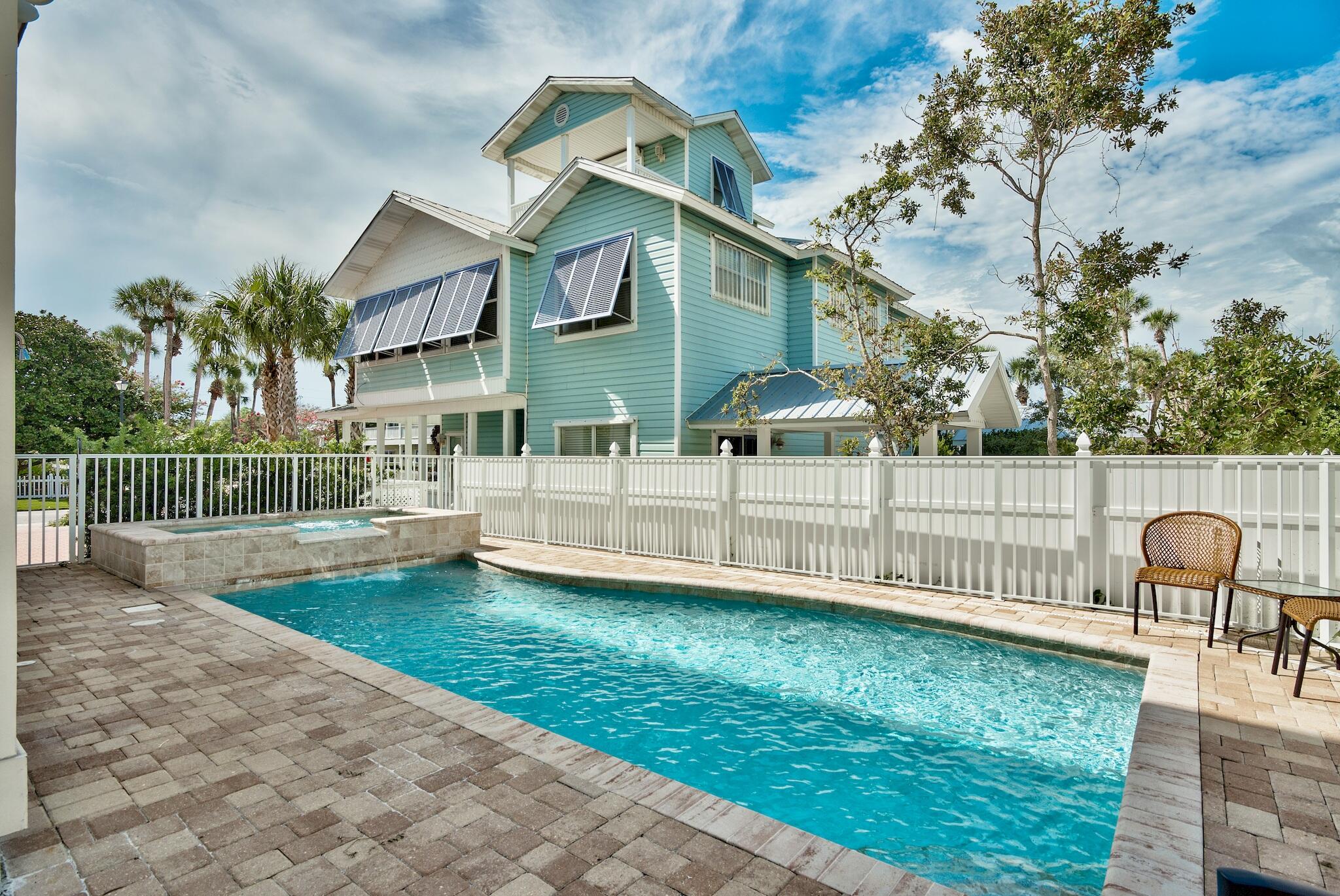 CRYSTAL SHORES - Residential
