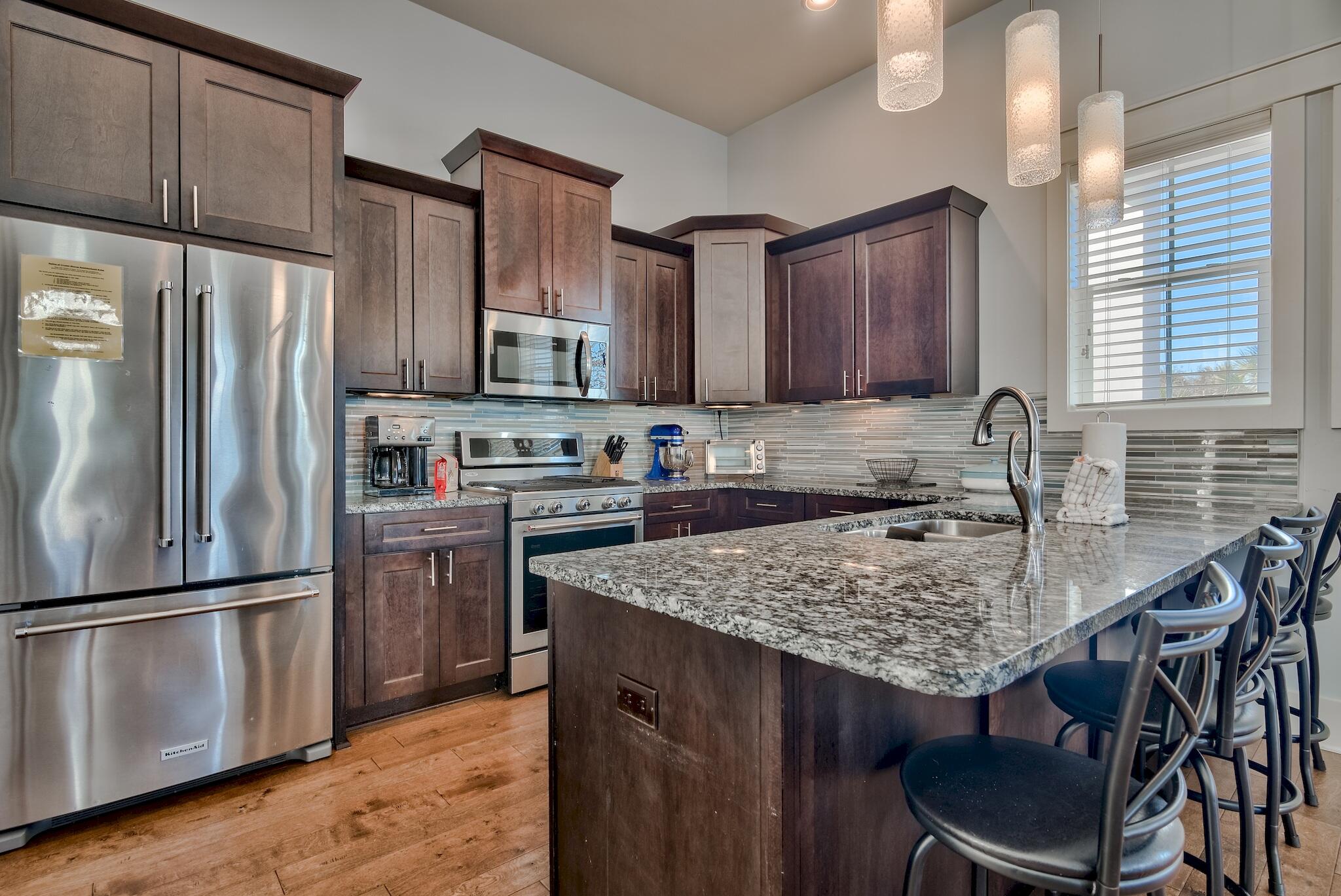 CRYSTAL SHORES - Residential