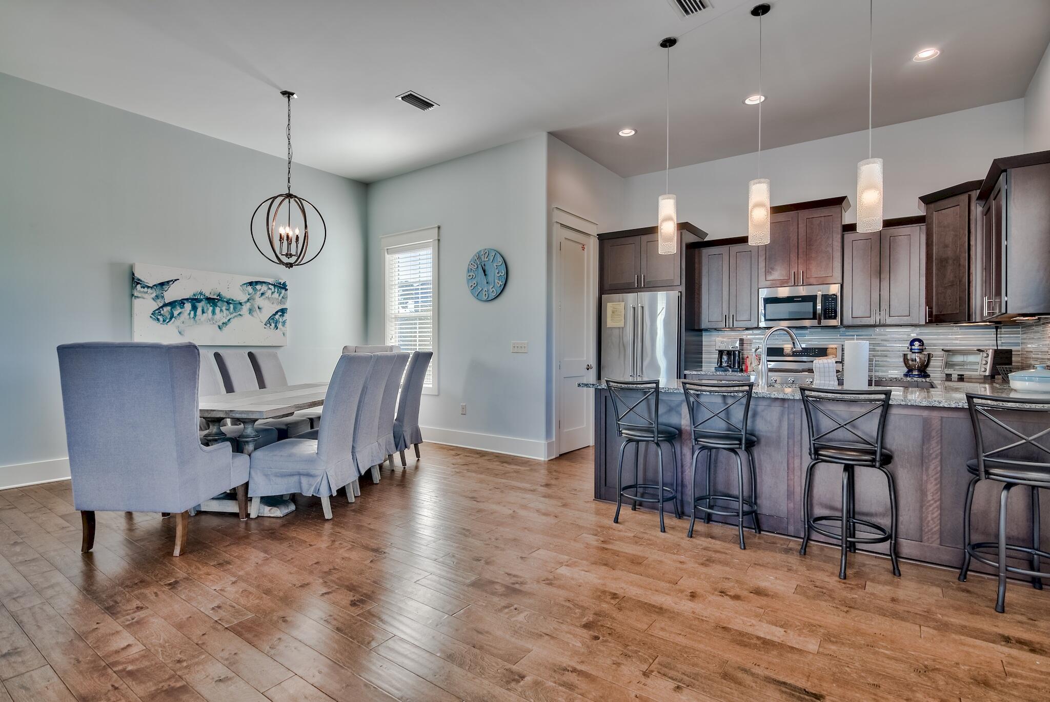 CRYSTAL SHORES - Residential