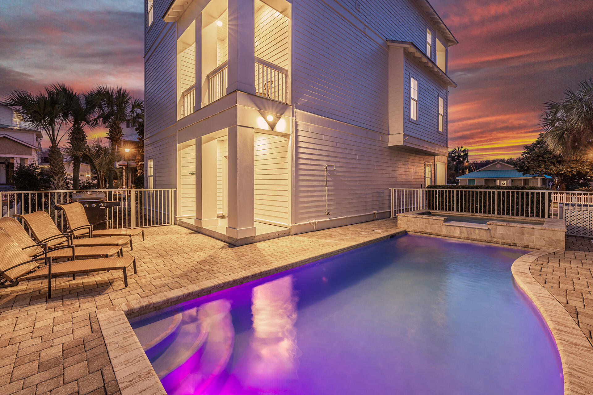 CRYSTAL SHORES - Residential
