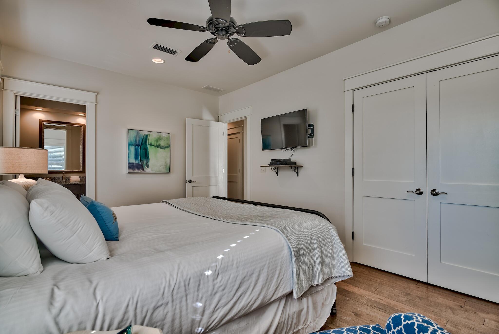 CRYSTAL SHORES - Residential