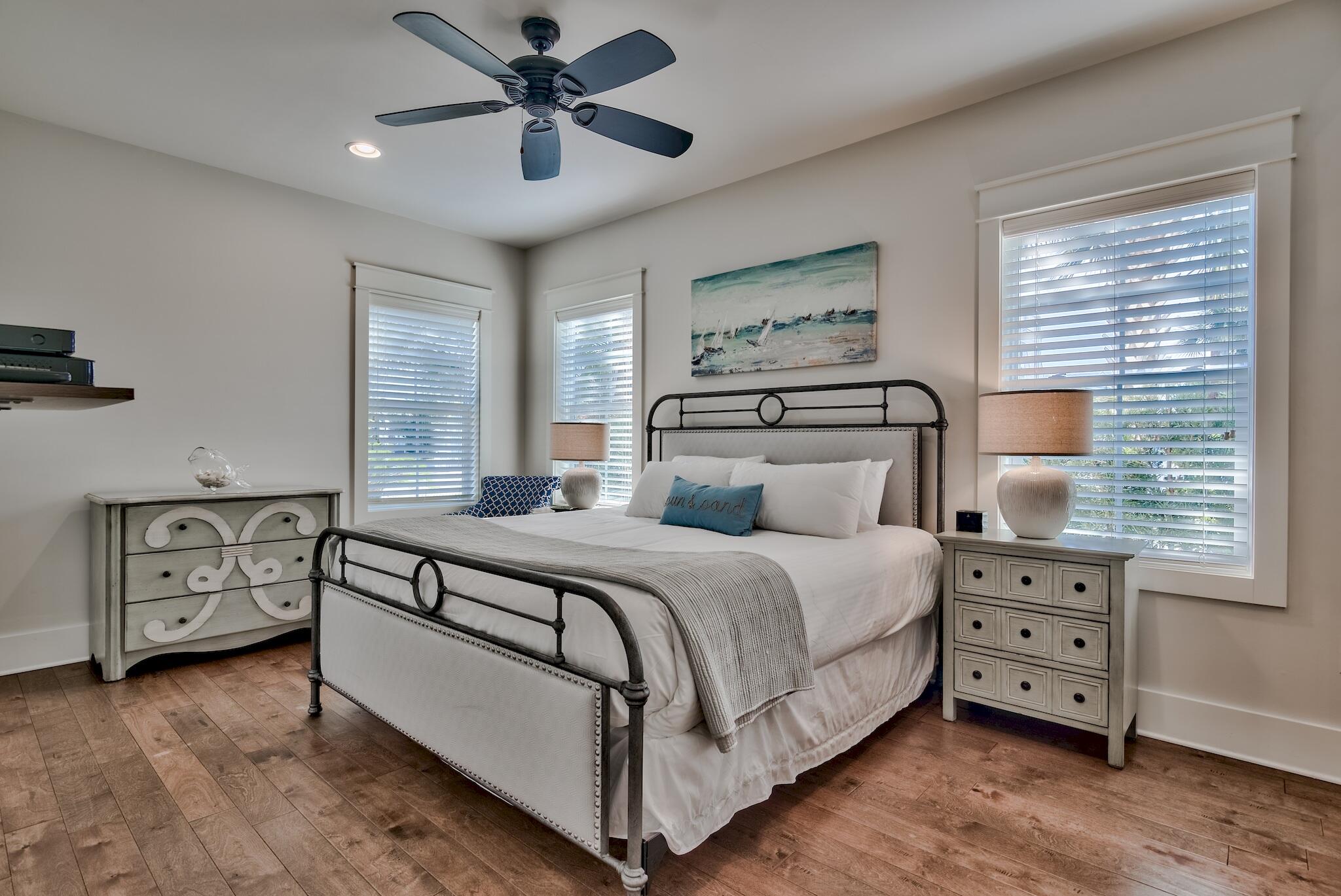 CRYSTAL SHORES - Residential