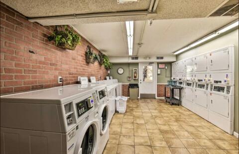 CEDARS CONDO - Residential