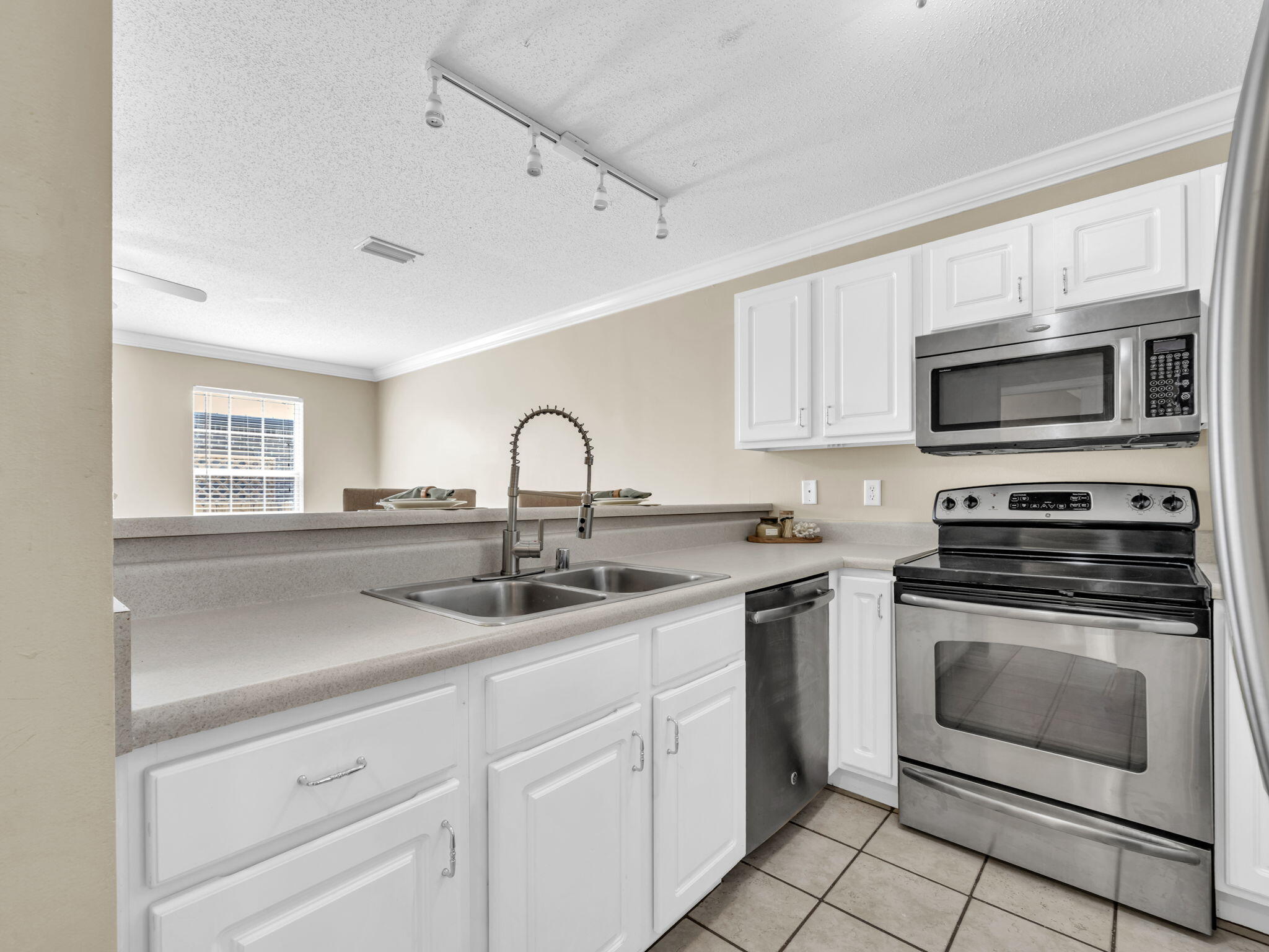 OAK PARK TOWNHOMES - Residential