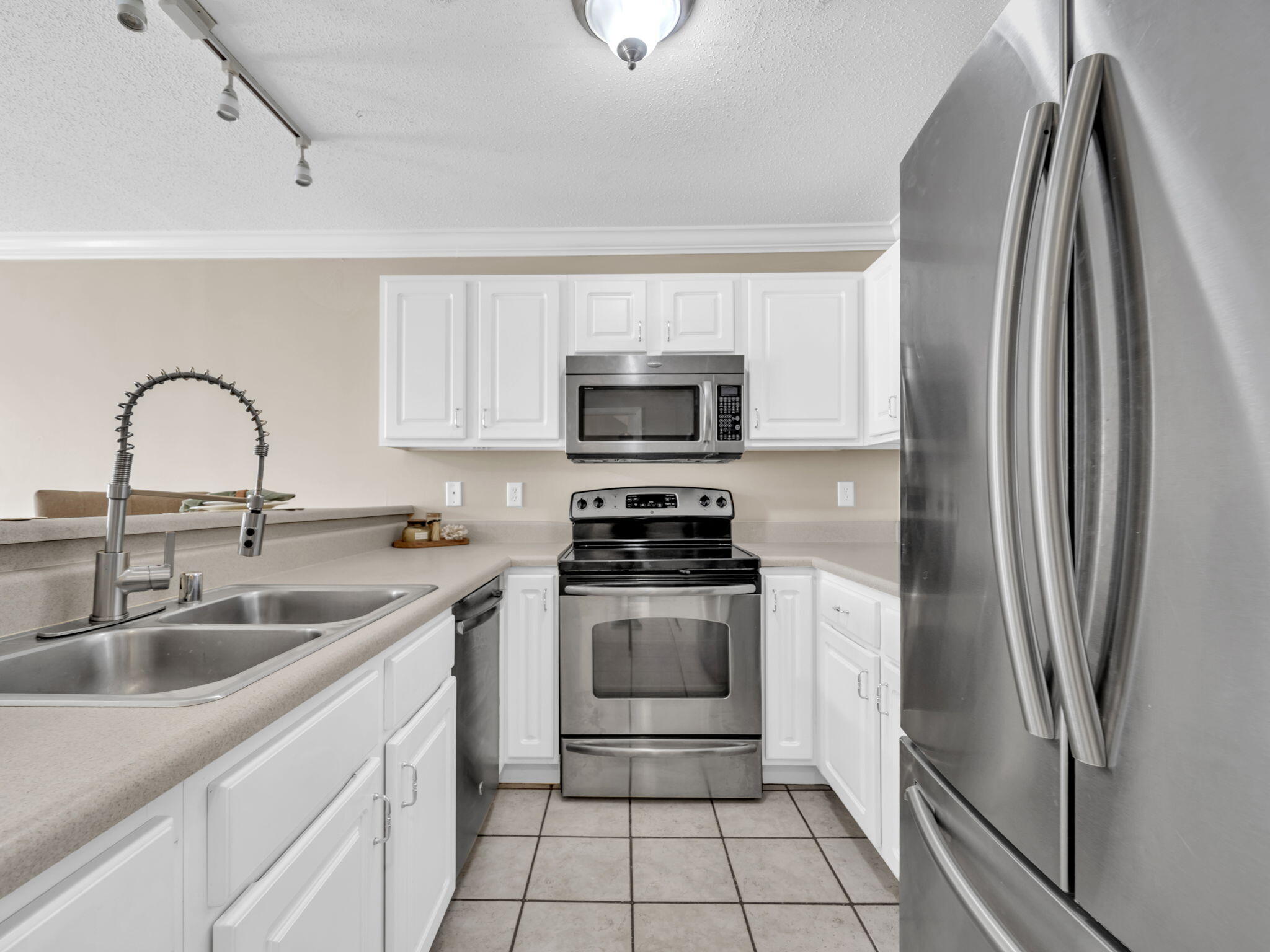 OAK PARK TOWNHOMES - Residential