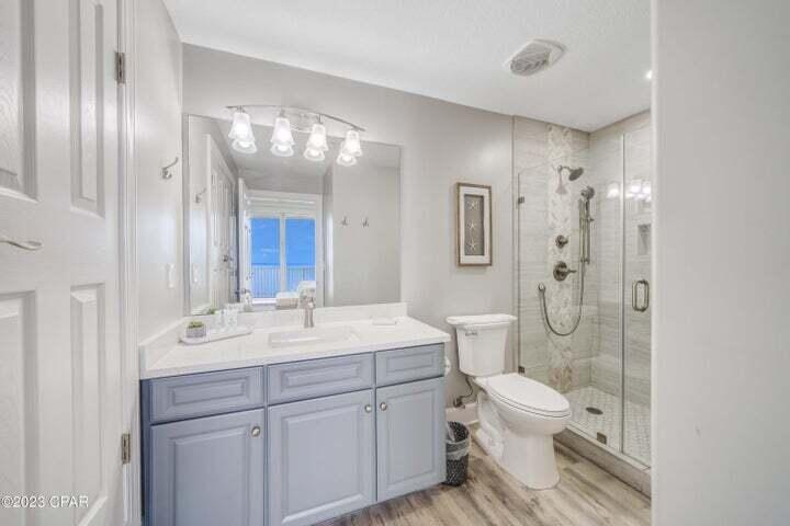 EMERALD ISLE - Residential