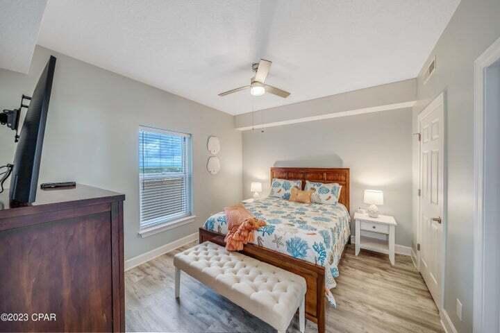 EMERALD ISLE - Residential