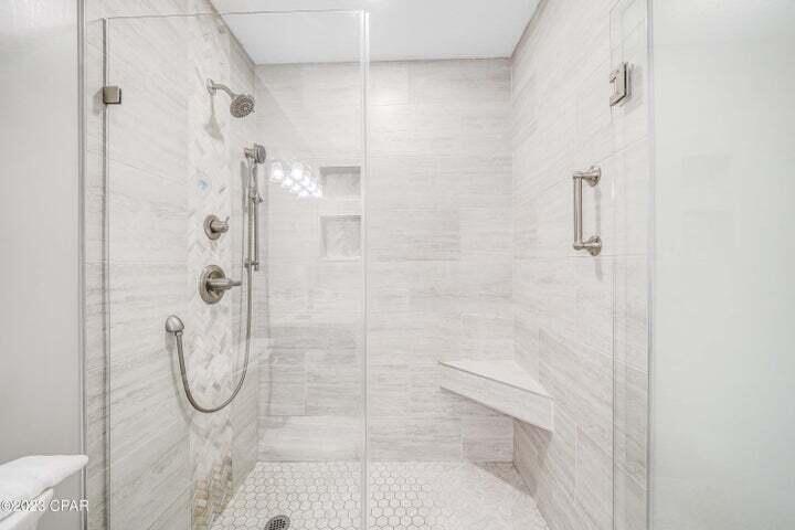 EMERALD ISLE - Residential