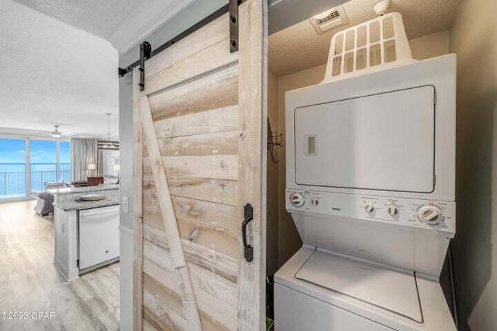 EMERALD ISLE - Residential