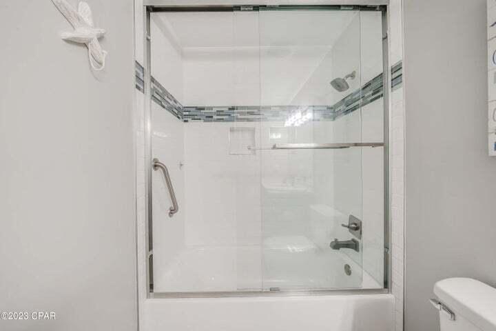 EMERALD ISLE - Residential