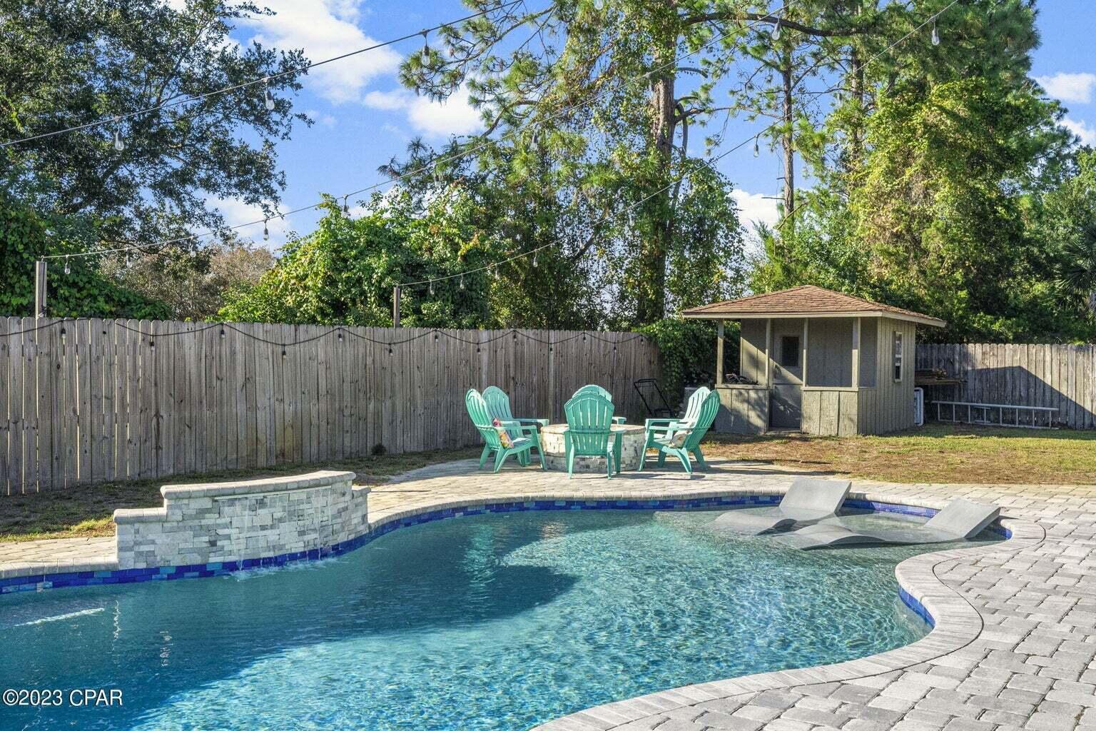 COLONY CLUB HARBOUR PH 2 - Residential