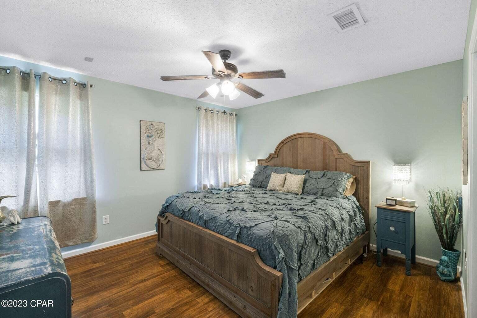 COLONY CLUB HARBOUR PH 2 - Residential