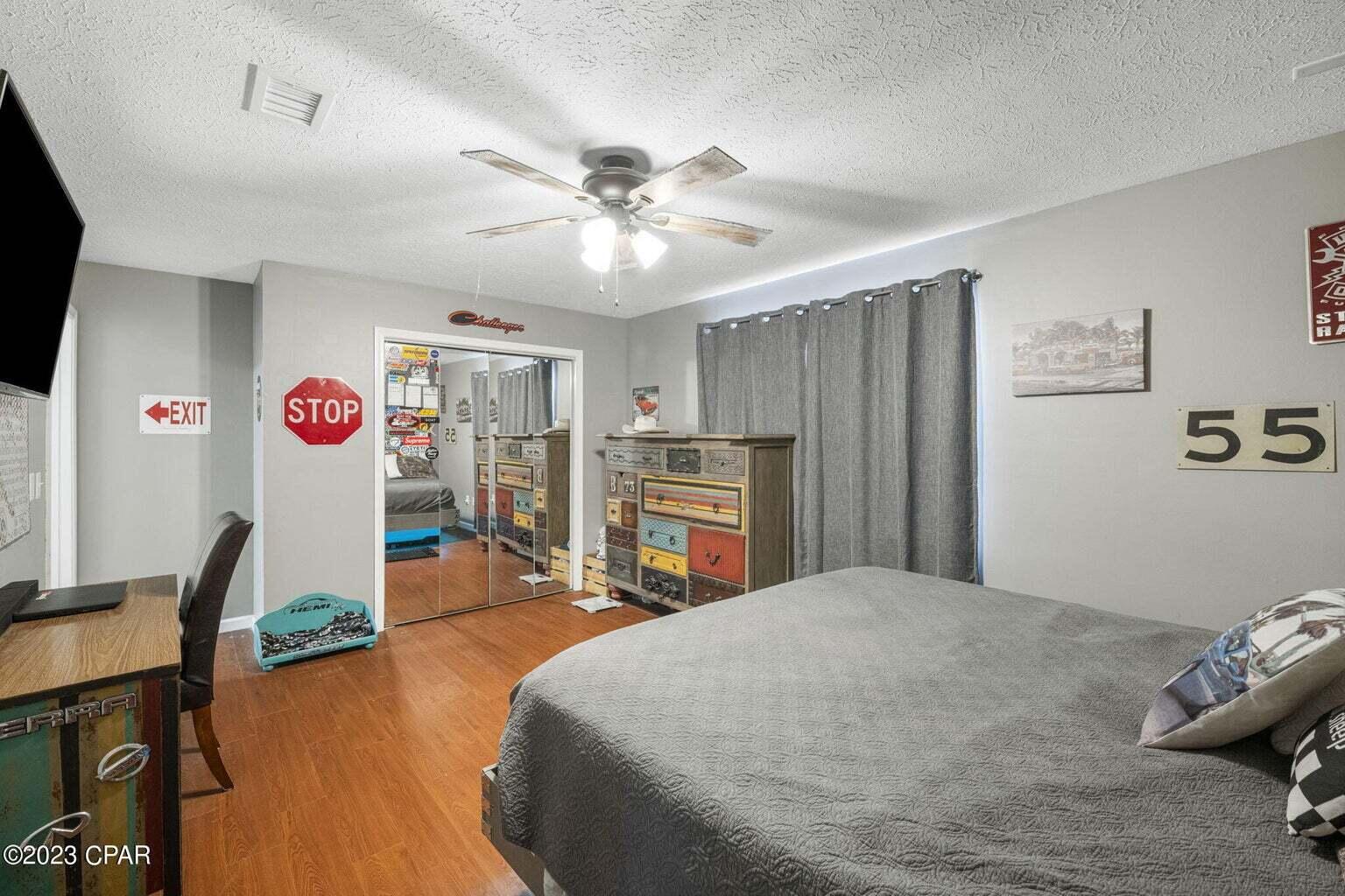 COLONY CLUB HARBOUR PH 2 - Residential