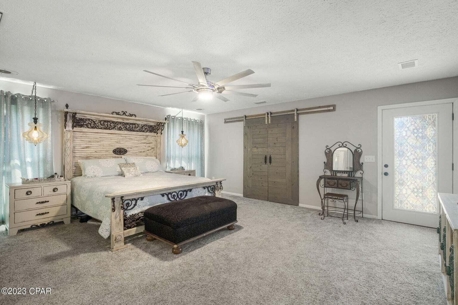 COLONY CLUB HARBOUR PH 2 - Residential