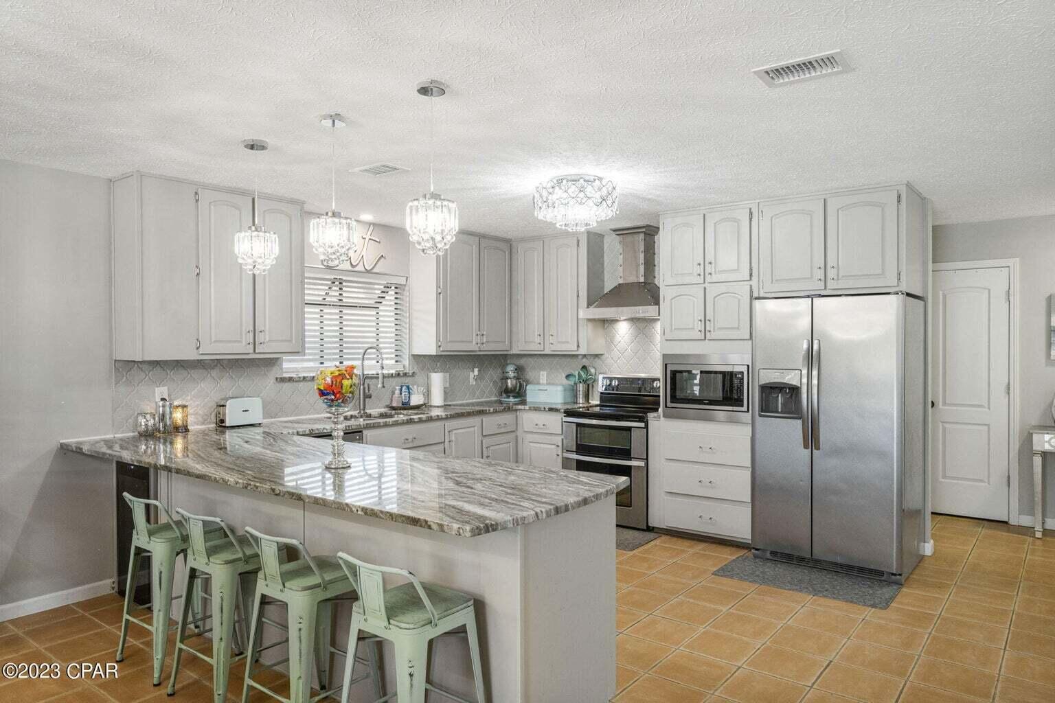 COLONY CLUB HARBOUR PH 2 - Residential