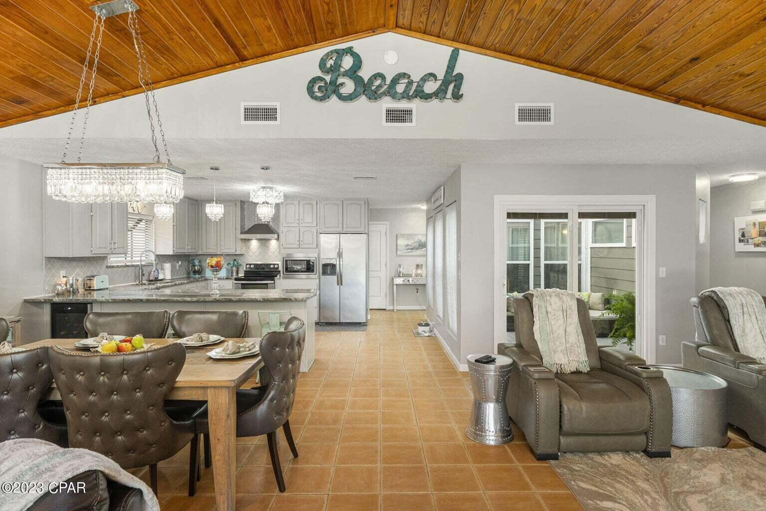 COLONY CLUB HARBOUR PH 2 - Residential