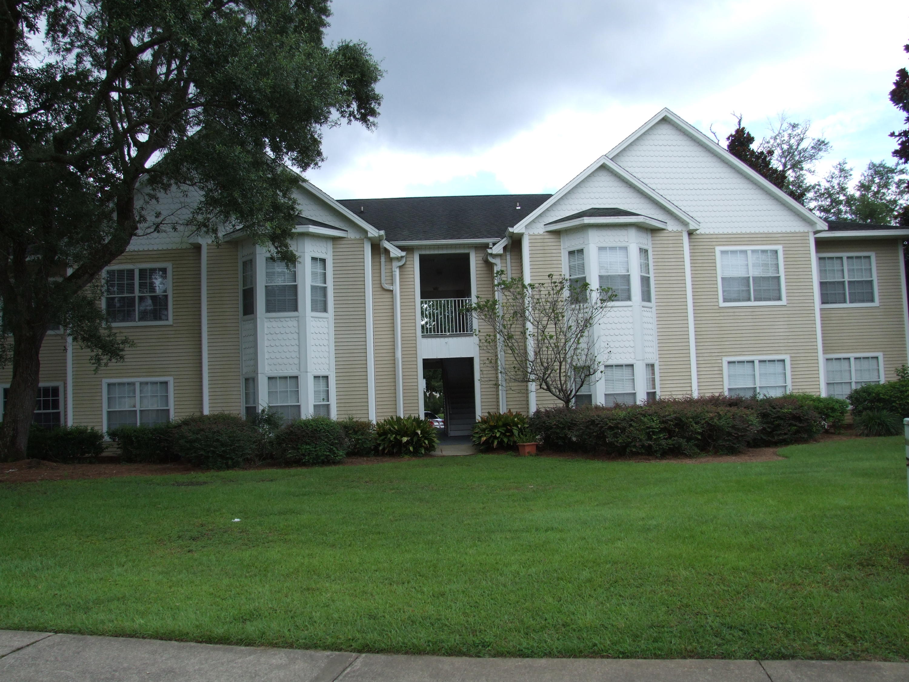 THE OAKS - Residential