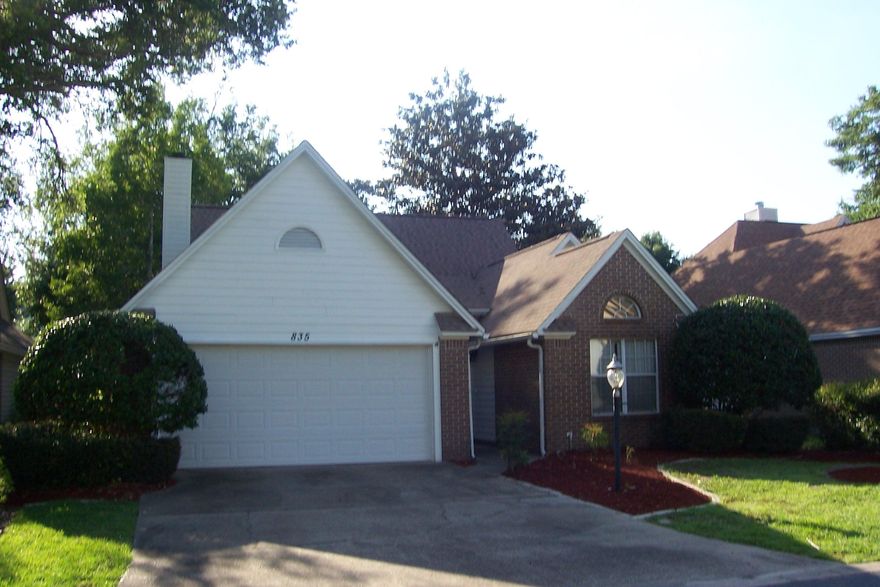 REDUCED! REDUCED! This Picturesque Neighborhood of Small homes located in Fairway Lakes close to shops, schools and only 10 minutes to Destin offering White Sandy Beaches. Home is Open Concept Family Room, Fireplace open to Dining, Kitchen with ample storage along with Desk/computer area. Heated/ cooled,Fla Room with shelving andstorage plus 2nd Fireplace. Windows wrap around the room light and Bright. Master has two Closets. Master Bath and separate shower. Double Vanities. The 2 bedrooms have ample closet space and share large bath. Laundry Room.1. Dimensional Shingle Roof replaced in 2013.2. HVAC Replaced 2012.3. New Deck Repair 20184. NEW HARDYBOARD SIDING to INCLUDE CHIMMENY STACK. 2018.5. New Front Door and Skylights. 2018.6. Tree Removal/shrubs 2018