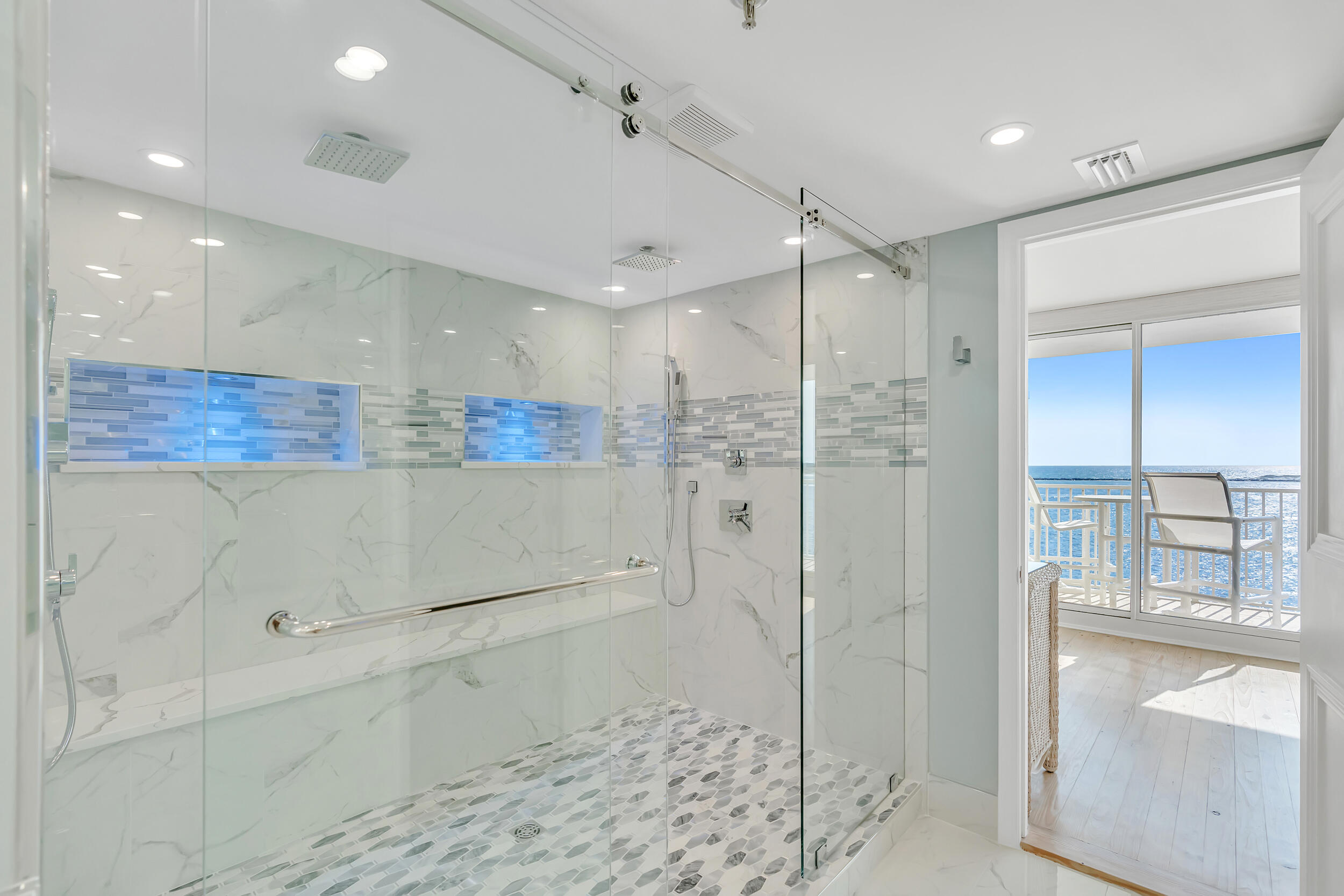 WATERVIEW TOWERS - Residential