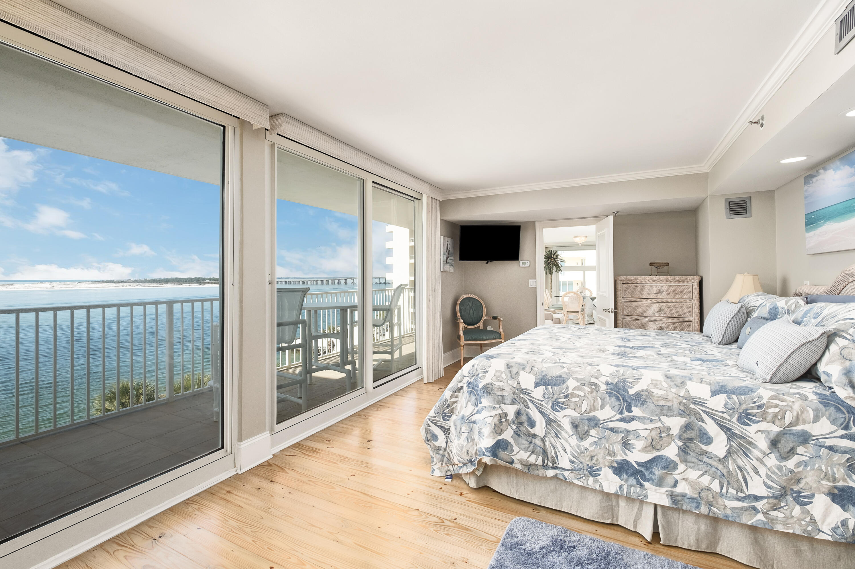 WATERVIEW TOWERS - Residential