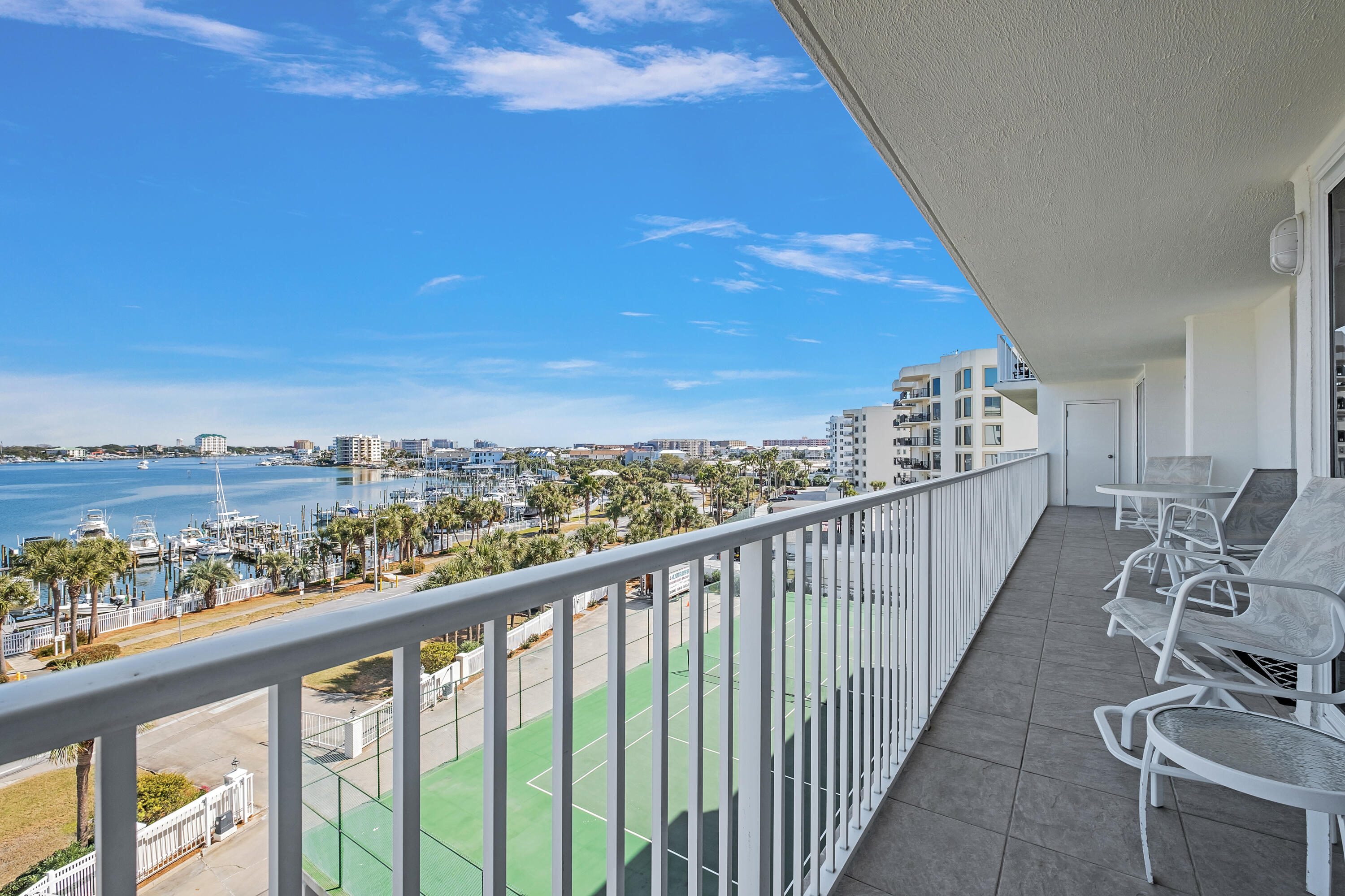 WATERVIEW TOWERS - Residential