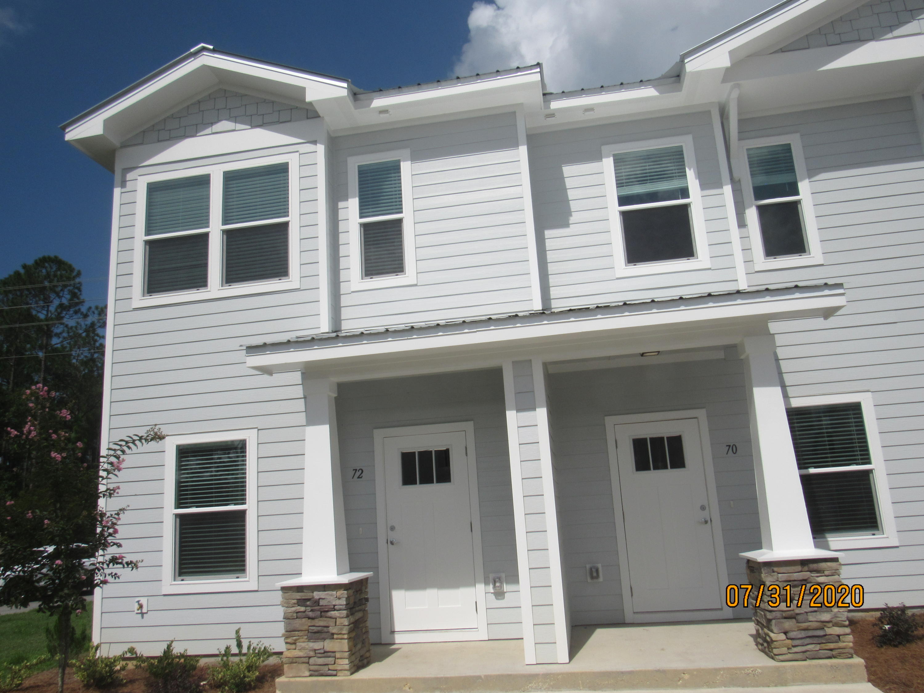 VERANDAS AT FREEPORT - Residential Lease