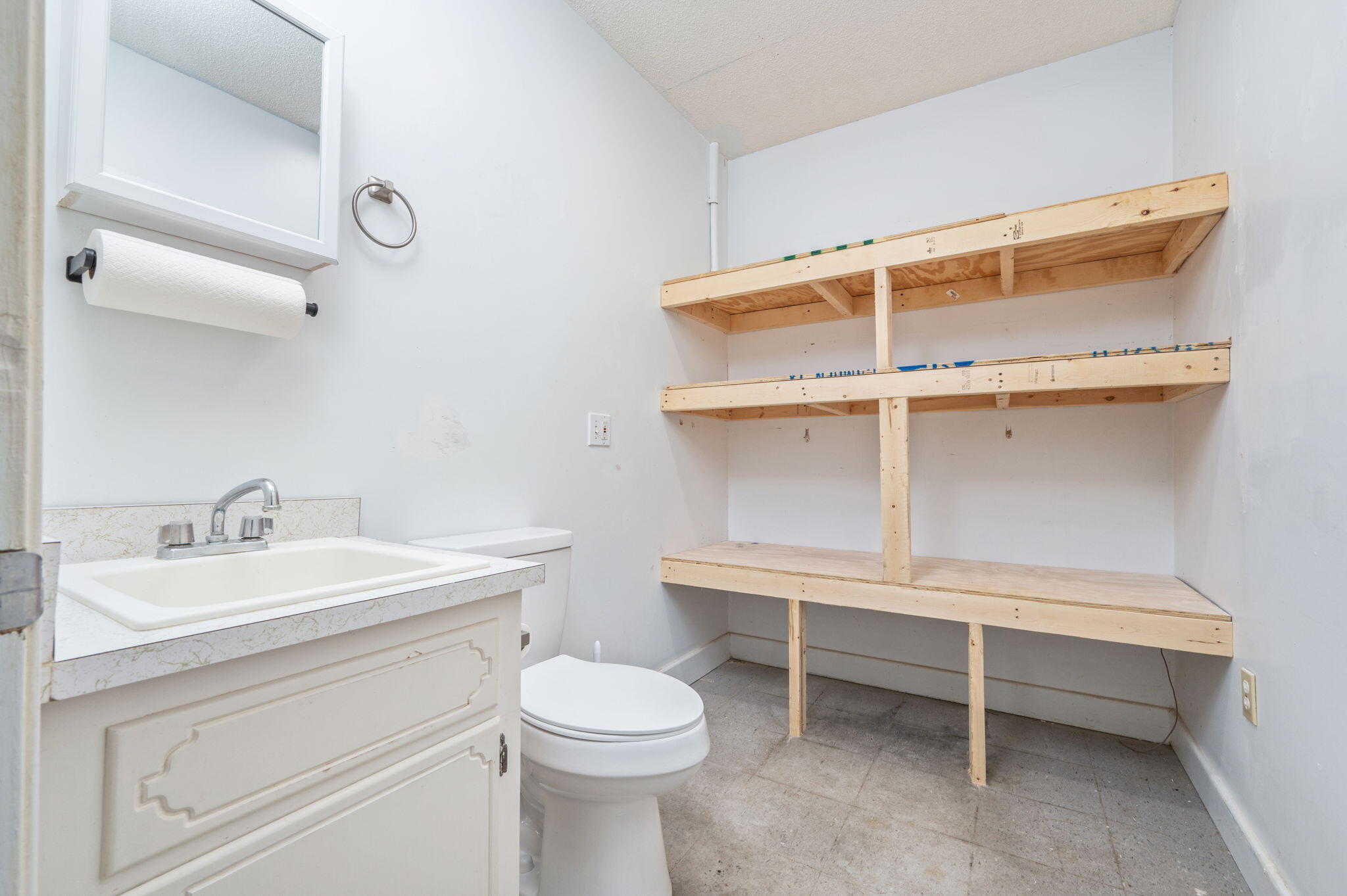 TEN LAKE ESTATES UNIT 2 - Residential