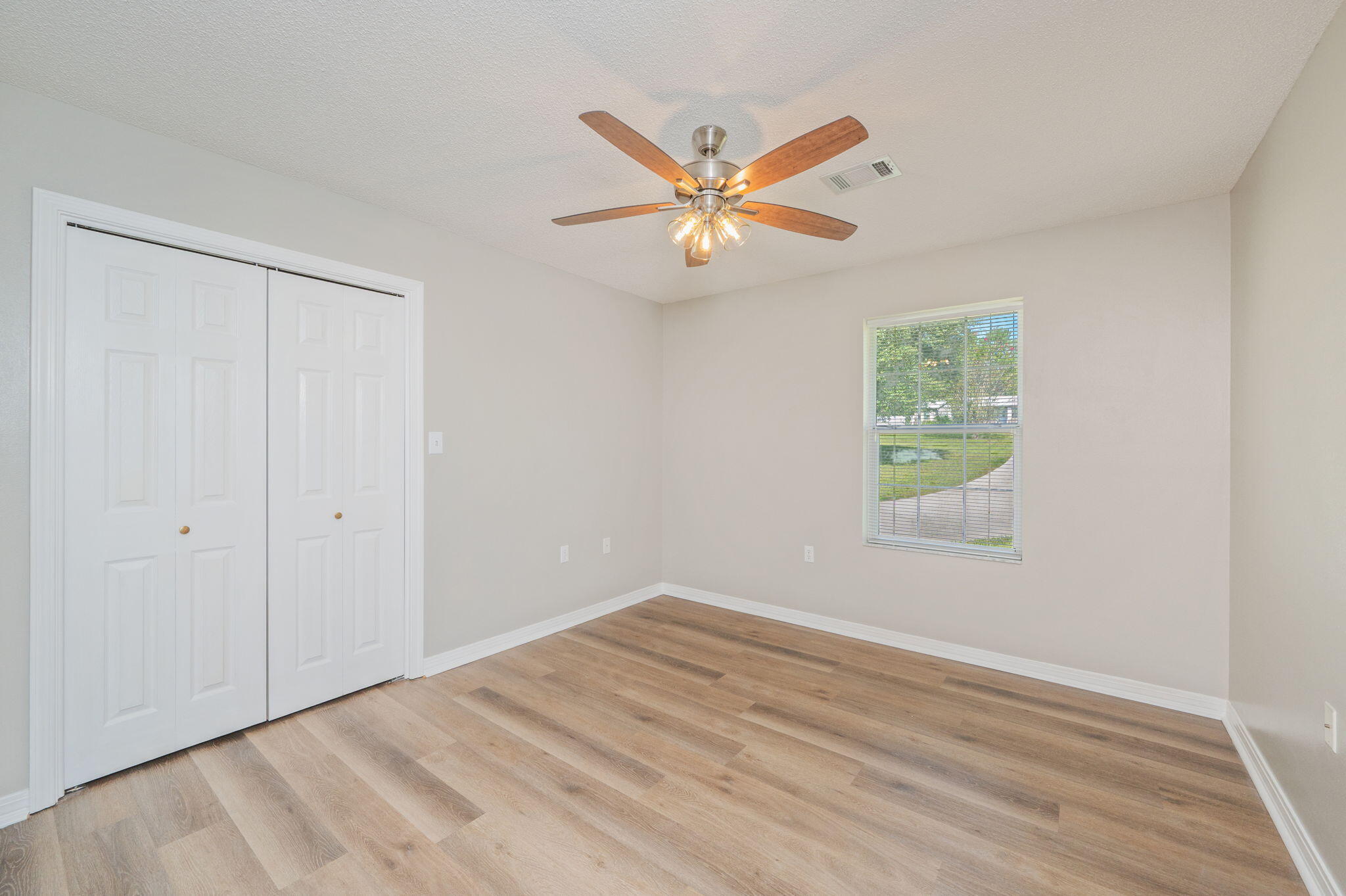 TEN LAKE ESTATES UNIT 2 - Residential