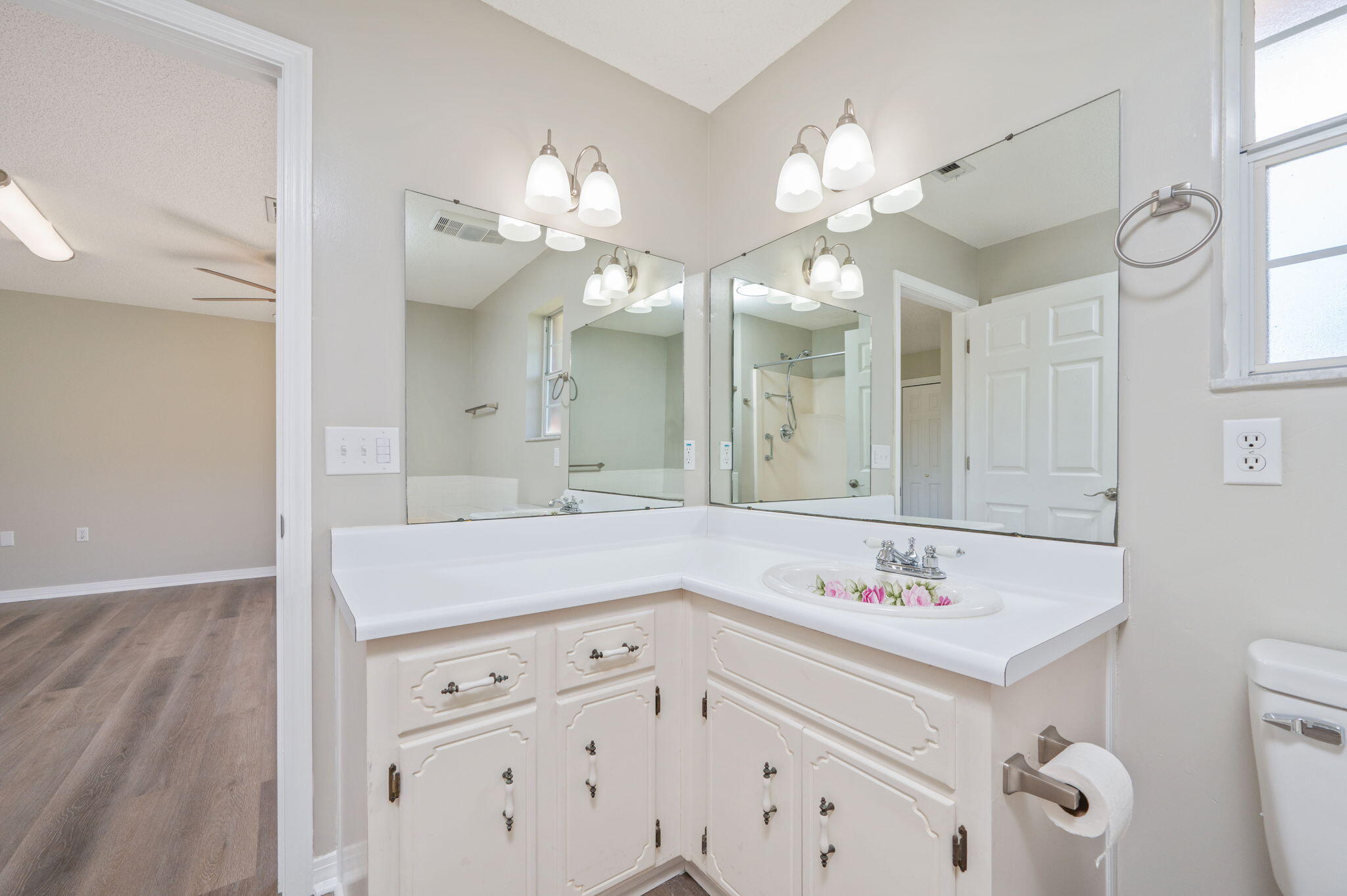 TEN LAKE ESTATES UNIT 2 - Residential