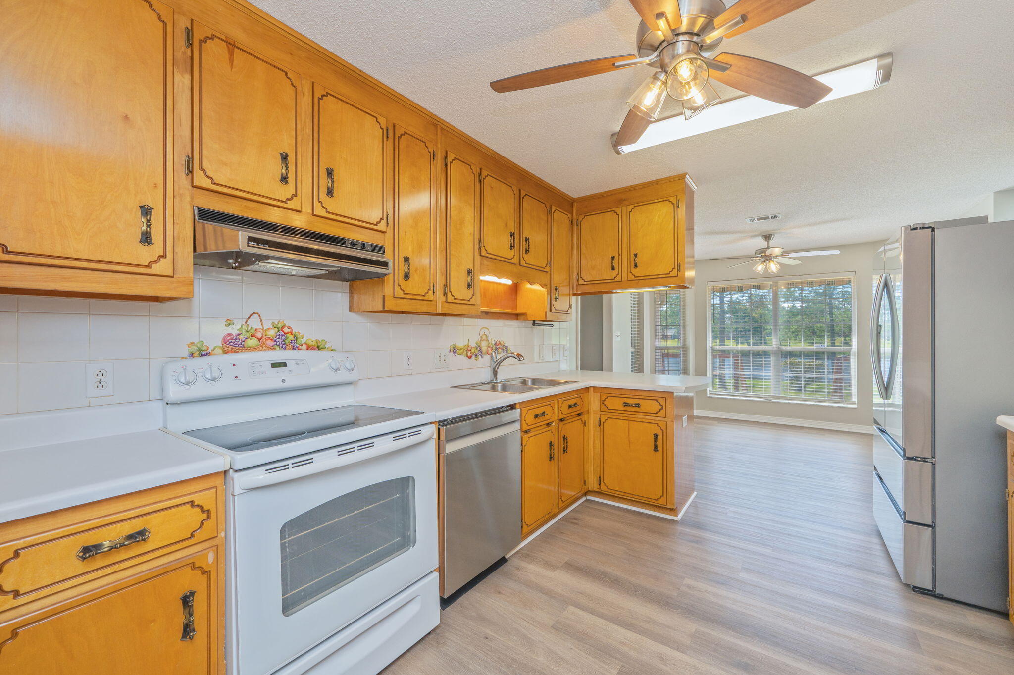 TEN LAKE ESTATES UNIT 2 - Residential