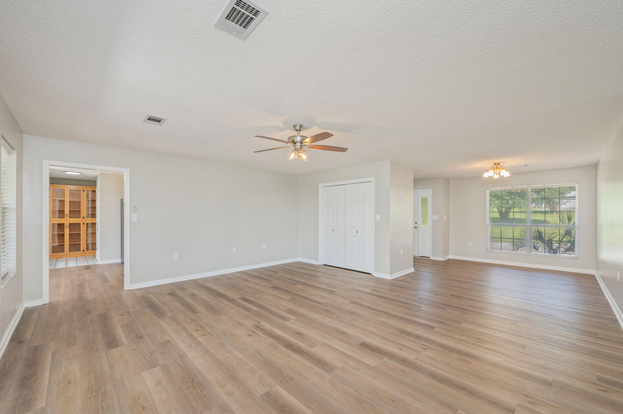 TEN LAKE ESTATES UNIT 2 - Residential