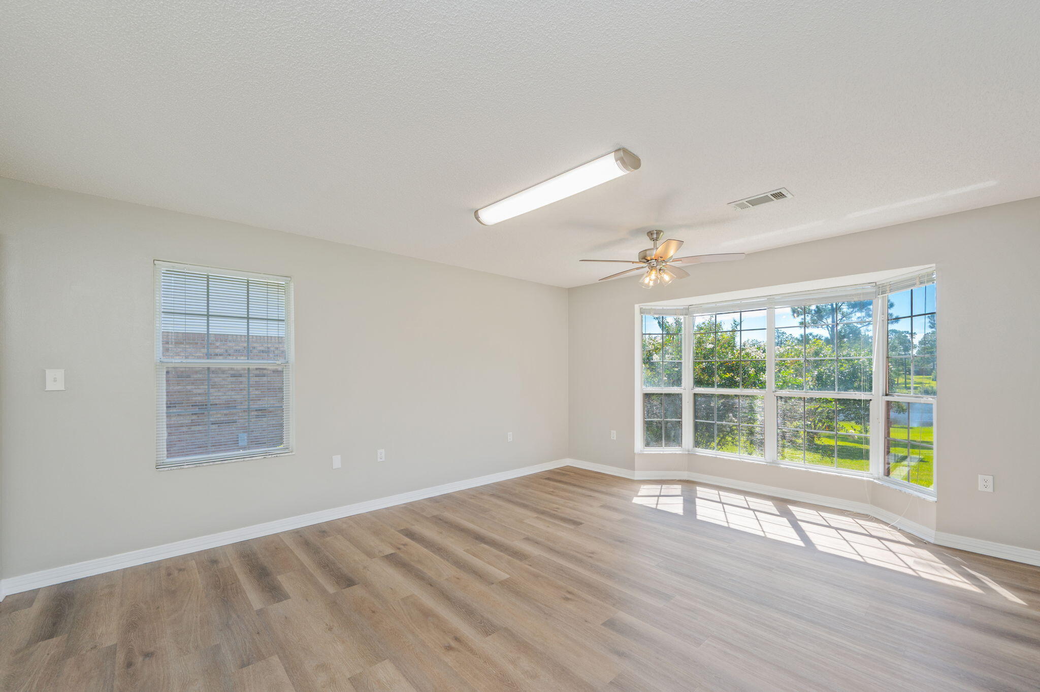 TEN LAKE ESTATES UNIT 2 - Residential