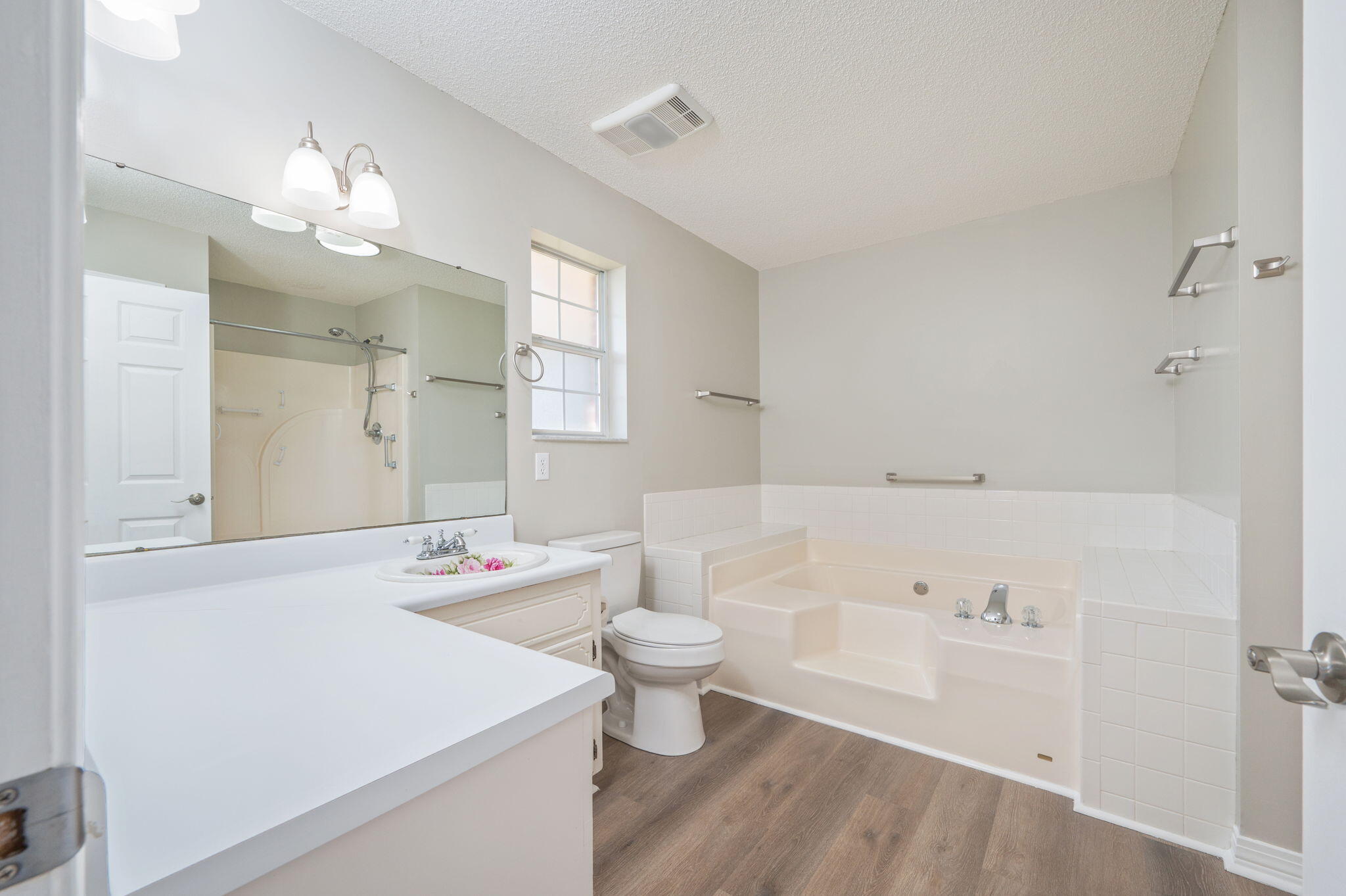 TEN LAKE ESTATES UNIT 2 - Residential