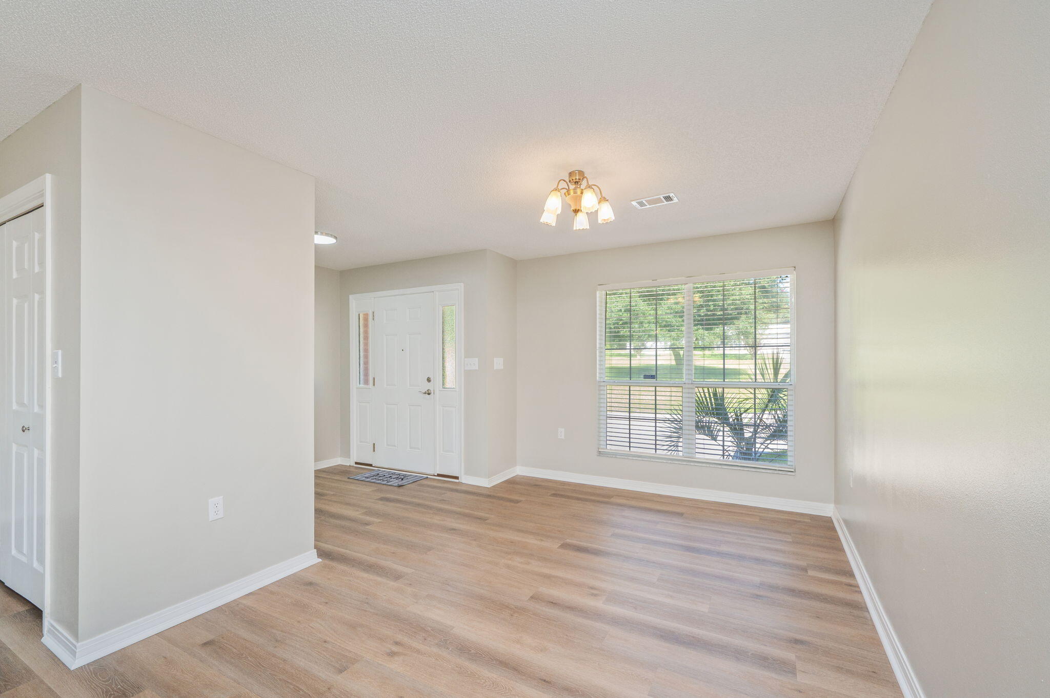 TEN LAKE ESTATES UNIT 2 - Residential