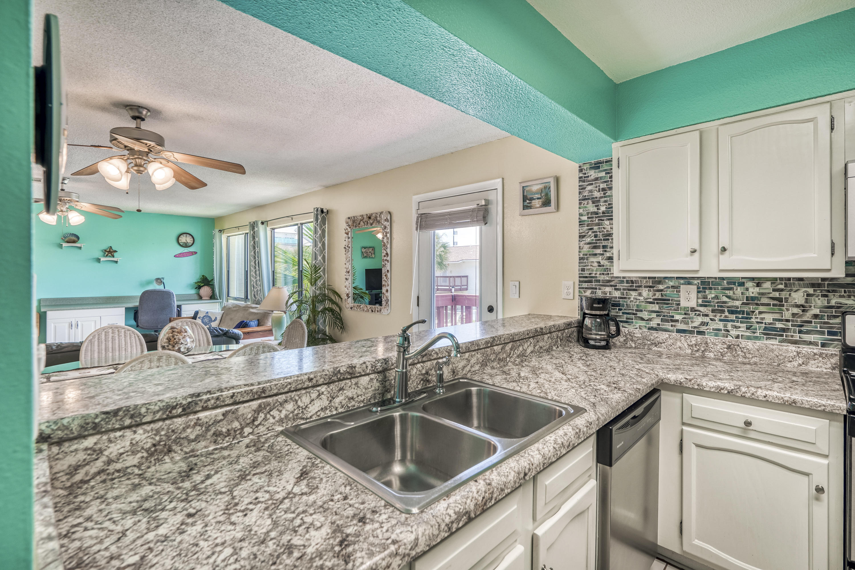 BEACHVIEW CONDOMINIUM - Residential