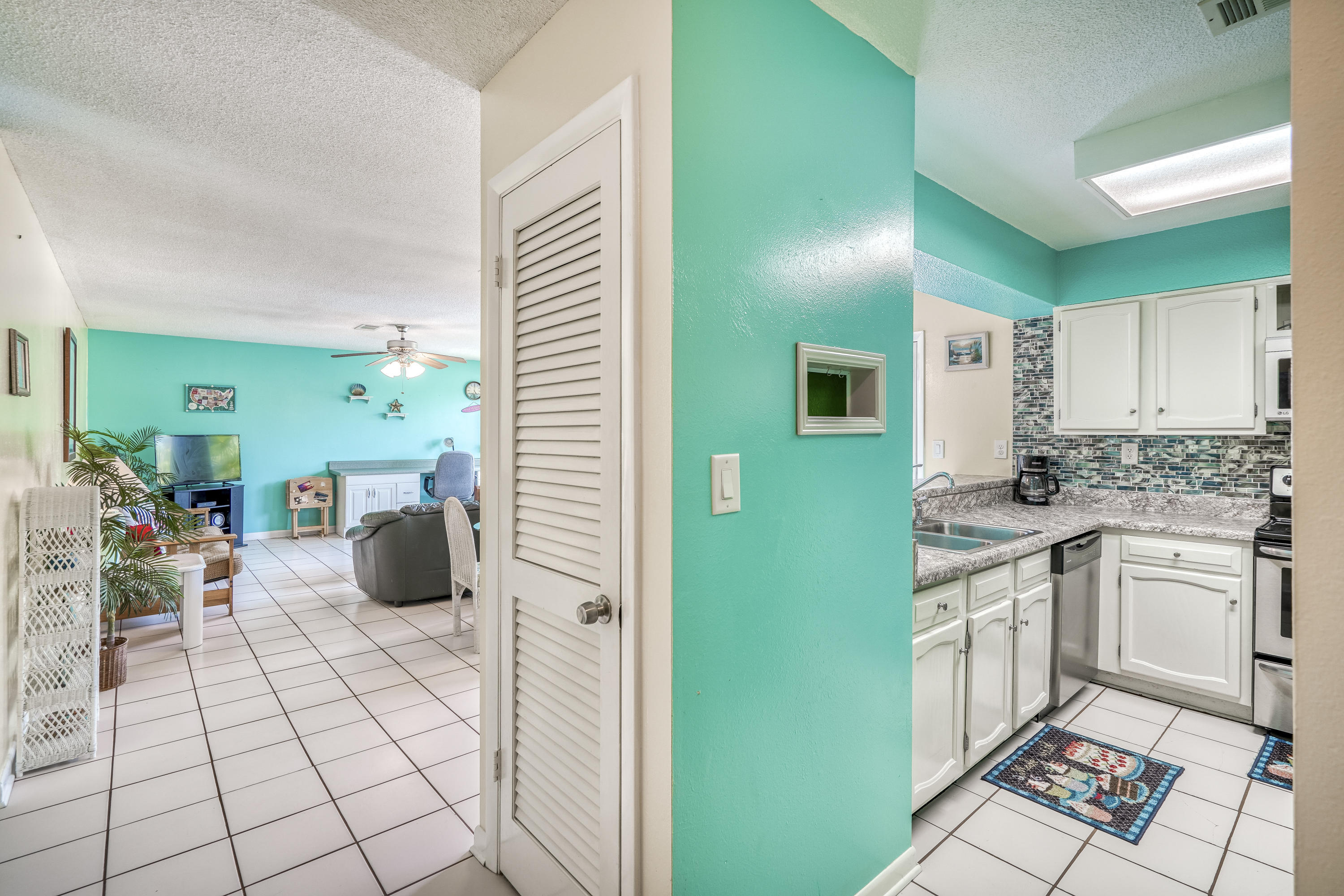 BEACHVIEW CONDOMINIUM - Residential