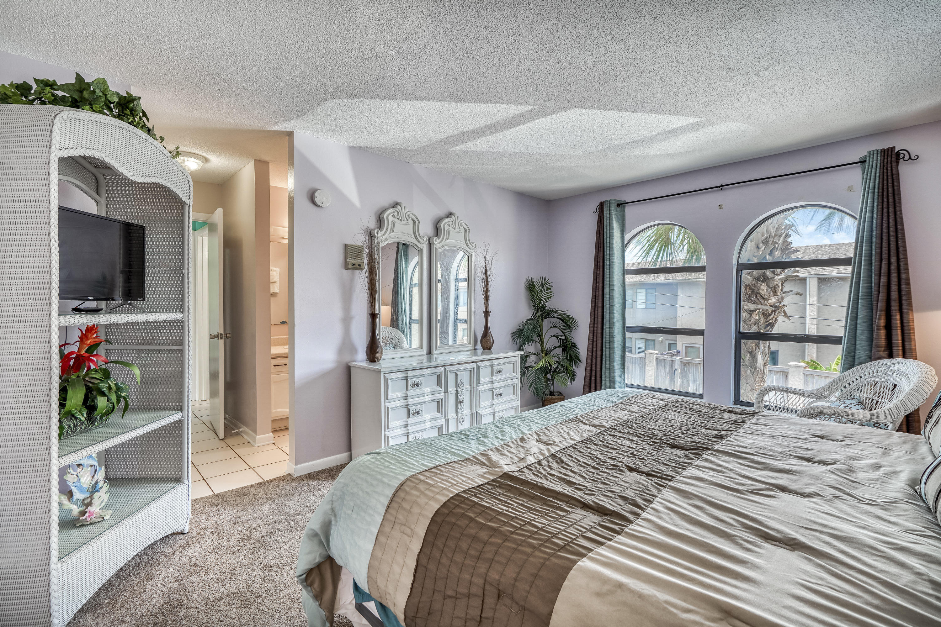 BEACHVIEW CONDOMINIUM - Residential