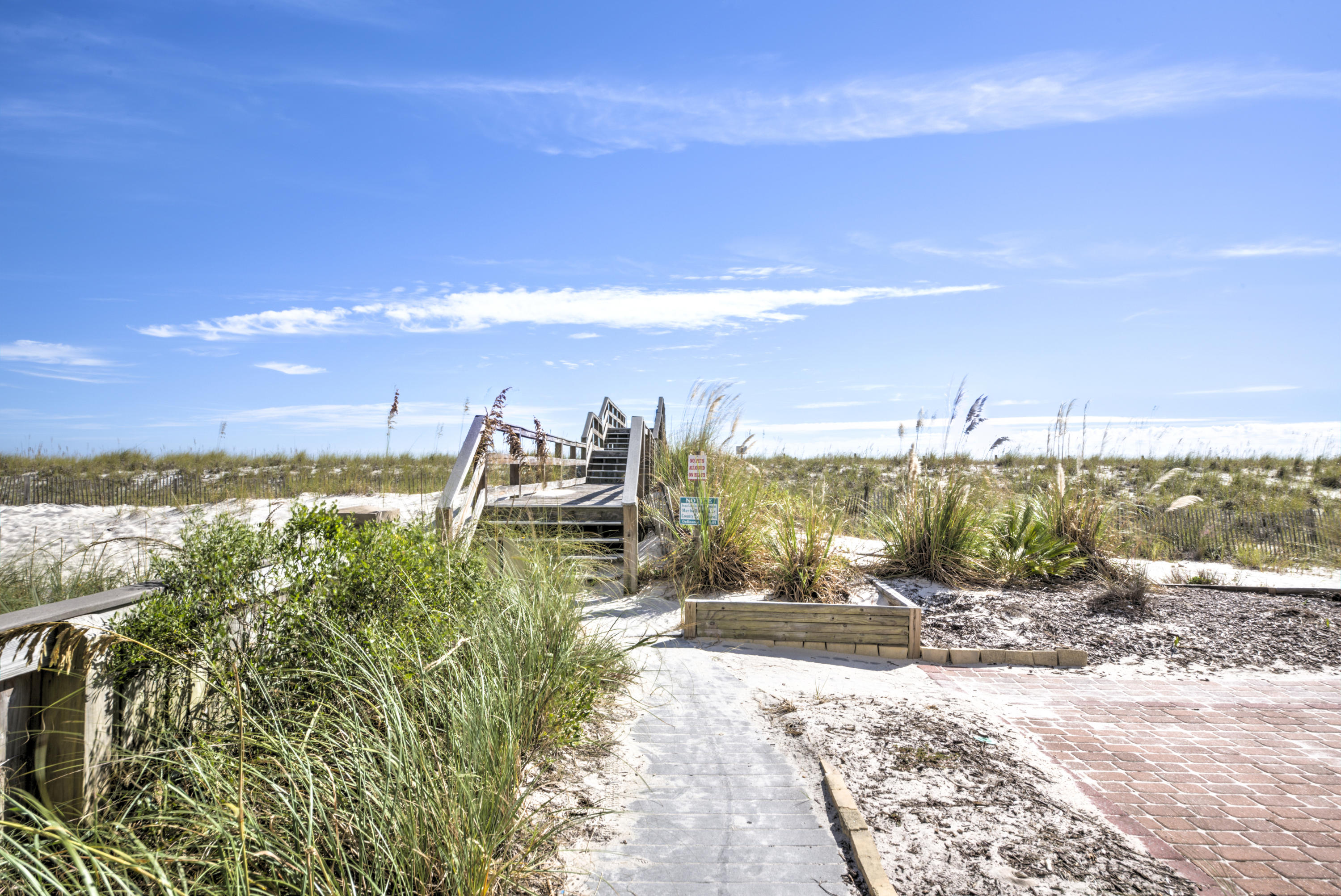 BEACHVIEW CONDOMINIUM - Residential