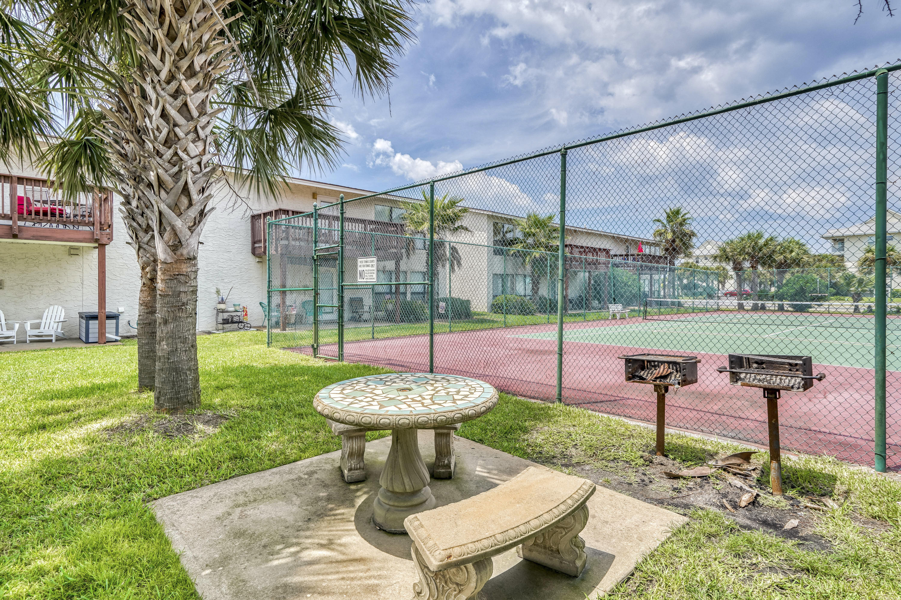 BEACHVIEW CONDOMINIUM - Residential