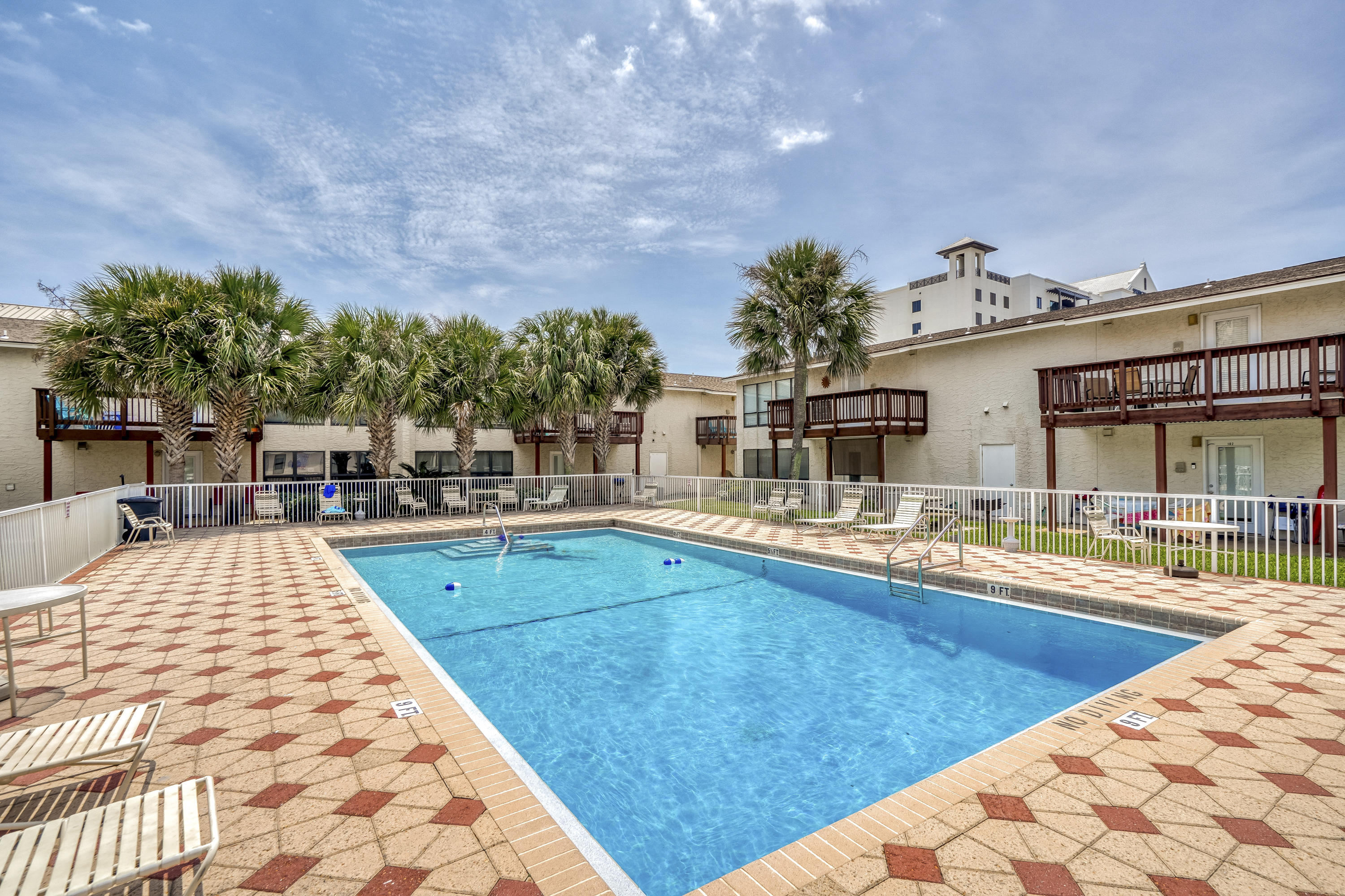 BEACHVIEW CONDOMINIUM - Residential