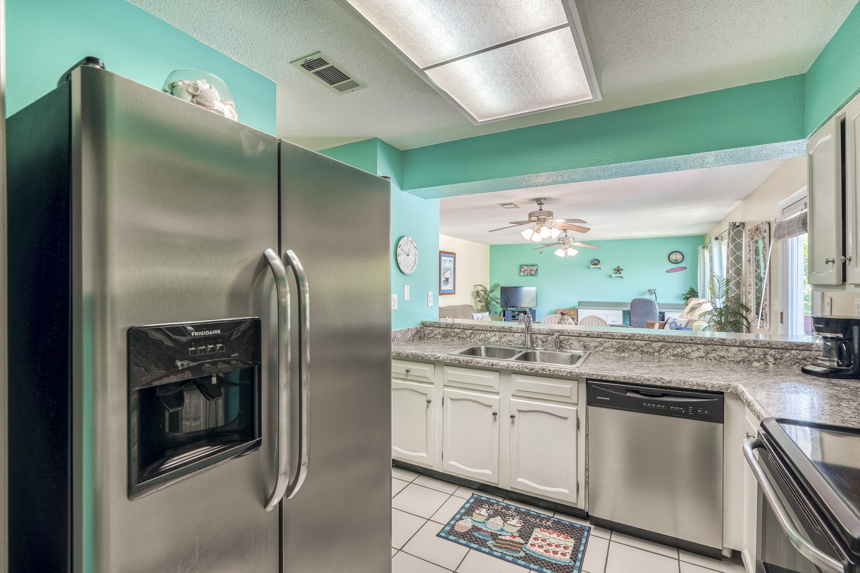 BEACHVIEW CONDOMINIUM - Residential