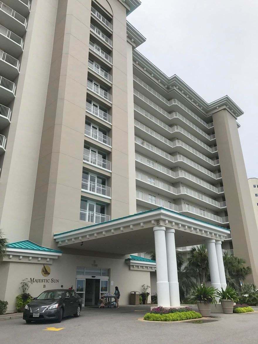 Enjoy the beautiful Gulf of Mexico views from this ideally situated unit in Majestic Sun. Roomy and versatile, this floor plan has a bedroom This complex offers state of the art amenities including an indoor/outdoor swimming pool, hot tub, fitness center, and covered parking Seascape Resort is a gated community offering 2000 feet of convenient beach access, coastal lakes, tennis courts, fishing and golfing.