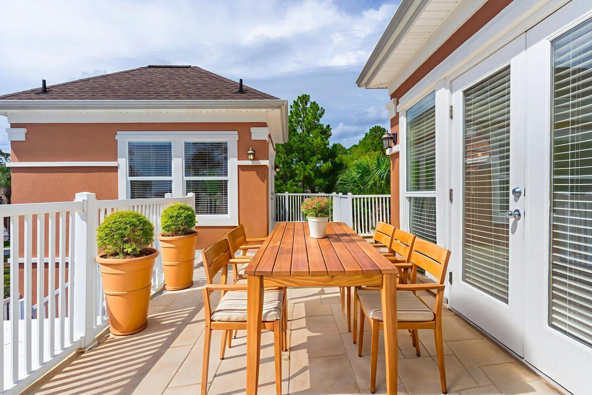 FAIRWAY VILLAS - Residential