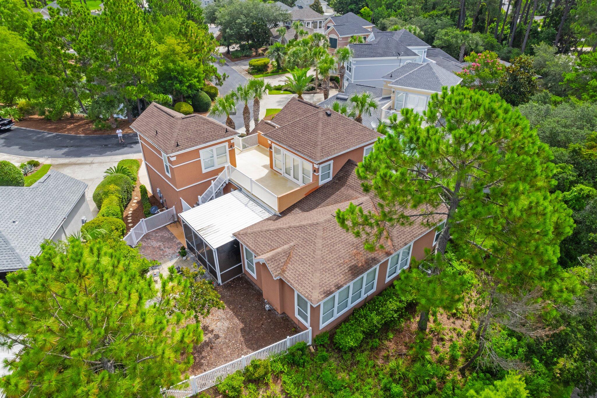 FAIRWAY VILLAS - Residential