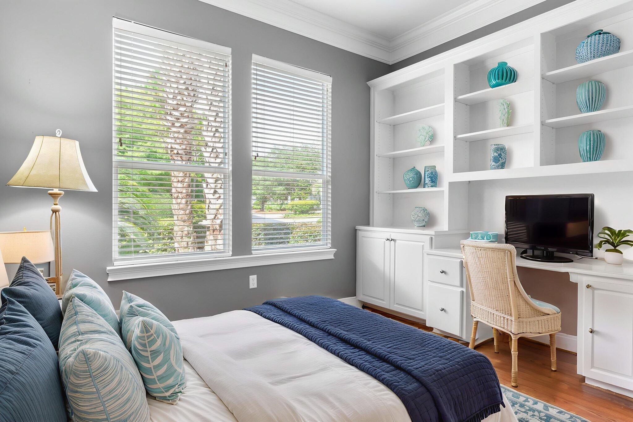 FAIRWAY VILLAS - Residential