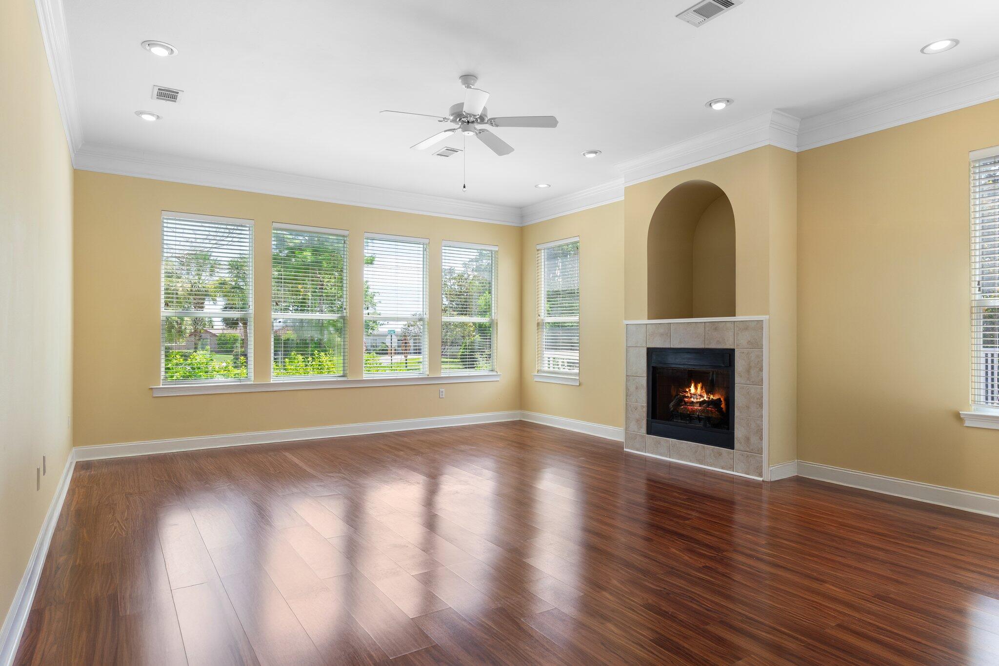 FAIRWAY VILLAS - Residential