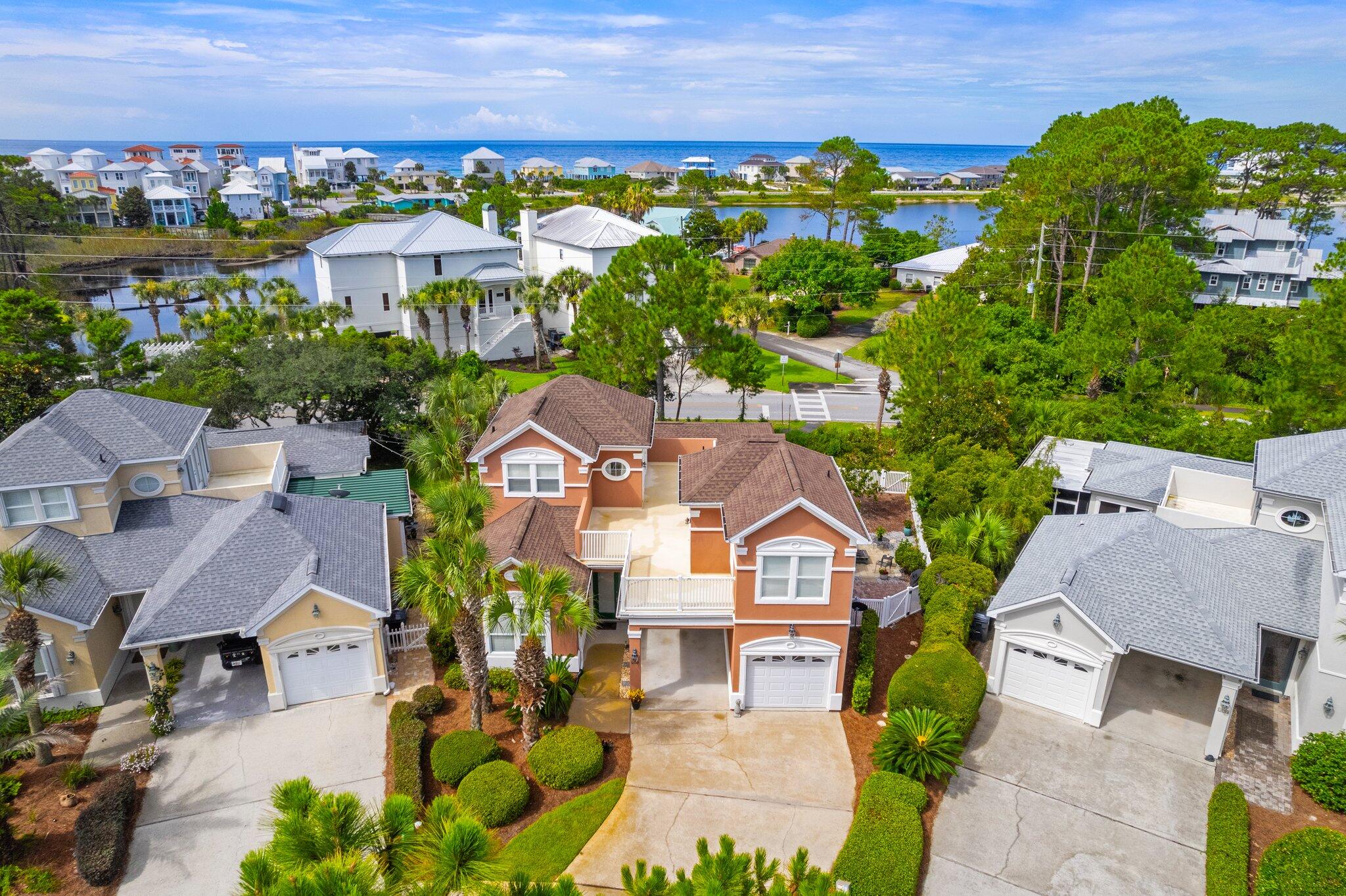 FAIRWAY VILLAS - Residential