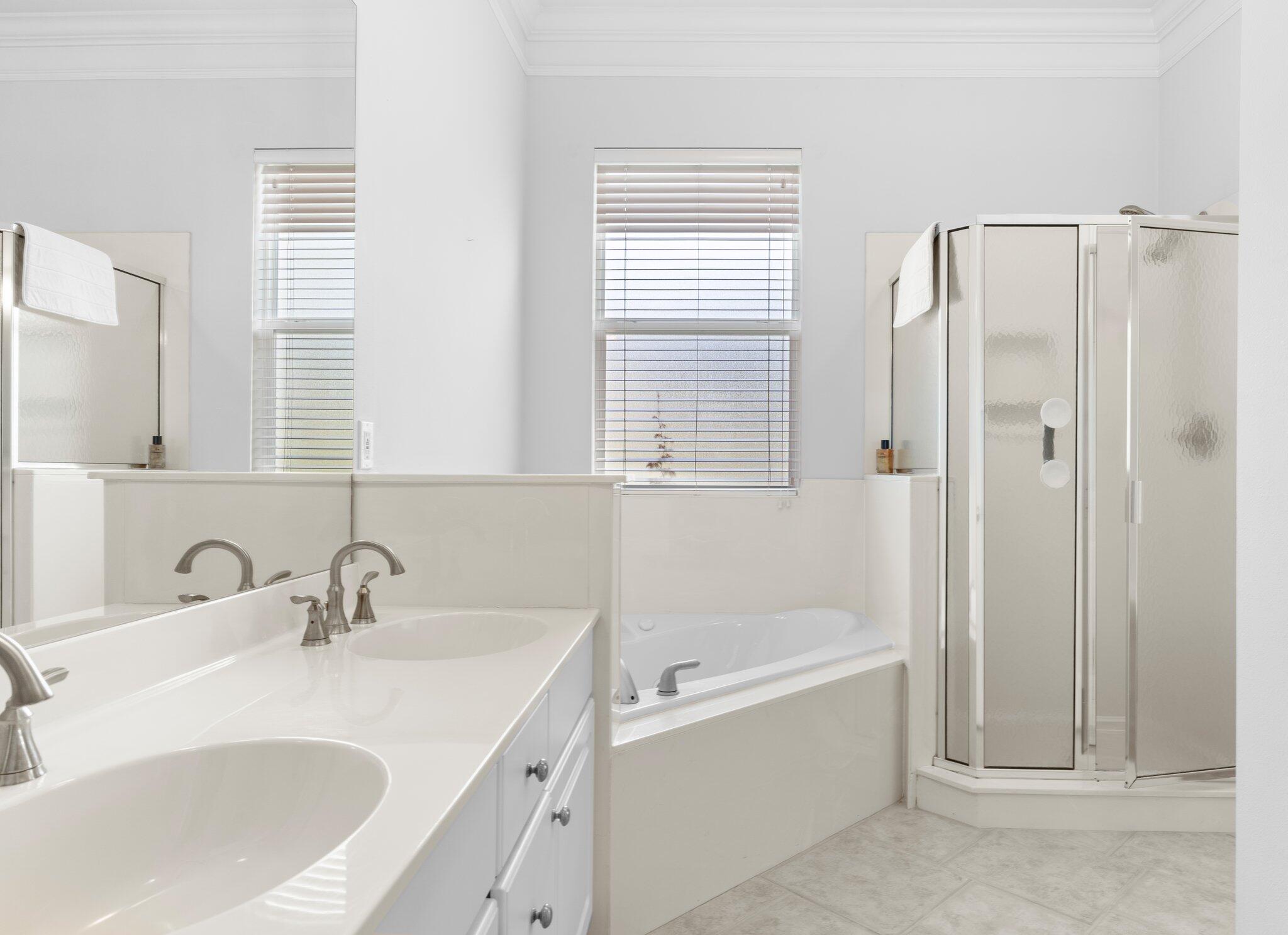 FAIRWAY VILLAS - Residential