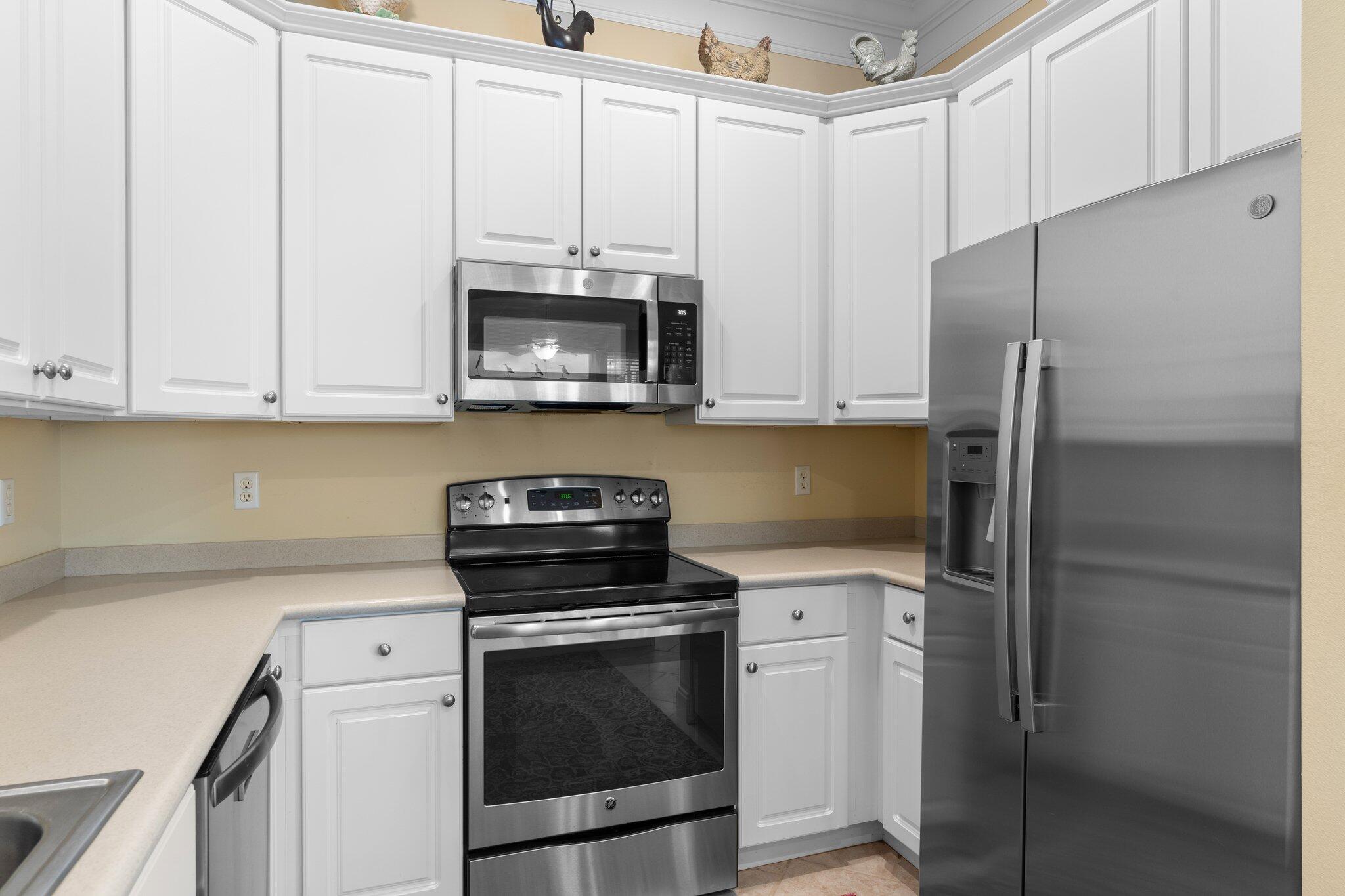 FAIRWAY VILLAS - Residential